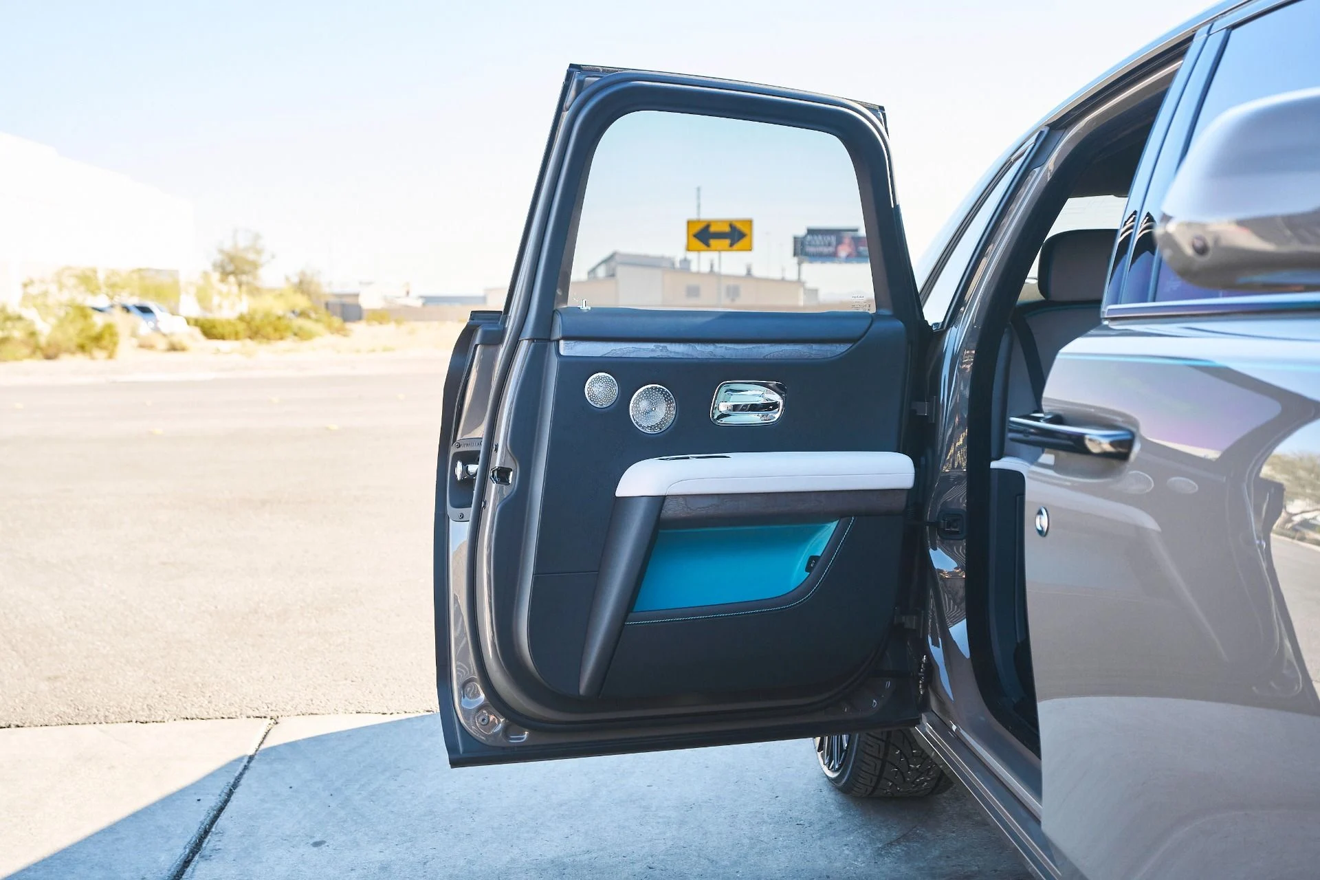 mph024_2207182409_Used_2025_Rolls_Royce_Ghost_Base_1769721155_fdfff89ae8