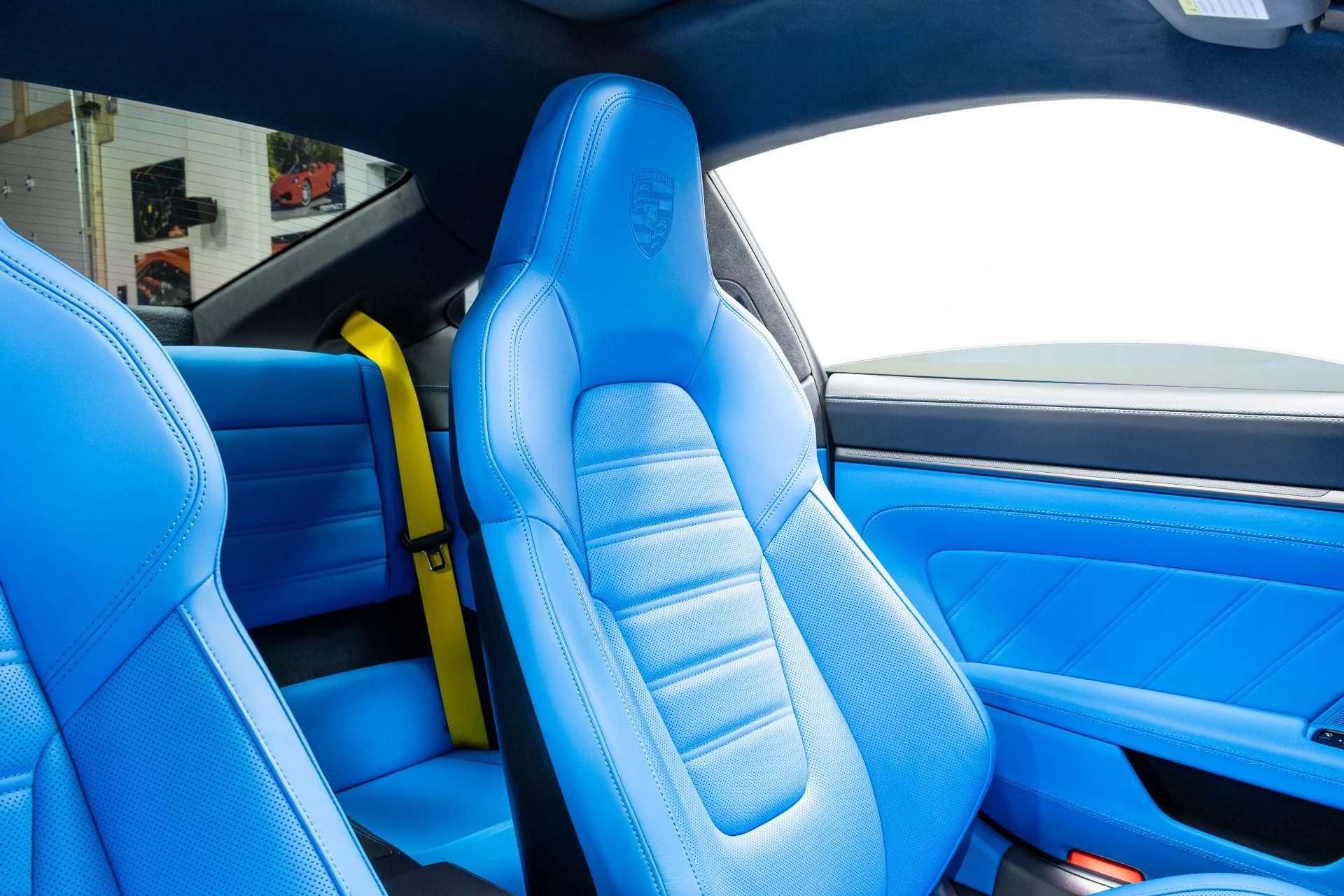 mph024_2211301729_Used_2024_Porsche_911_1774039779_2b54d81e55