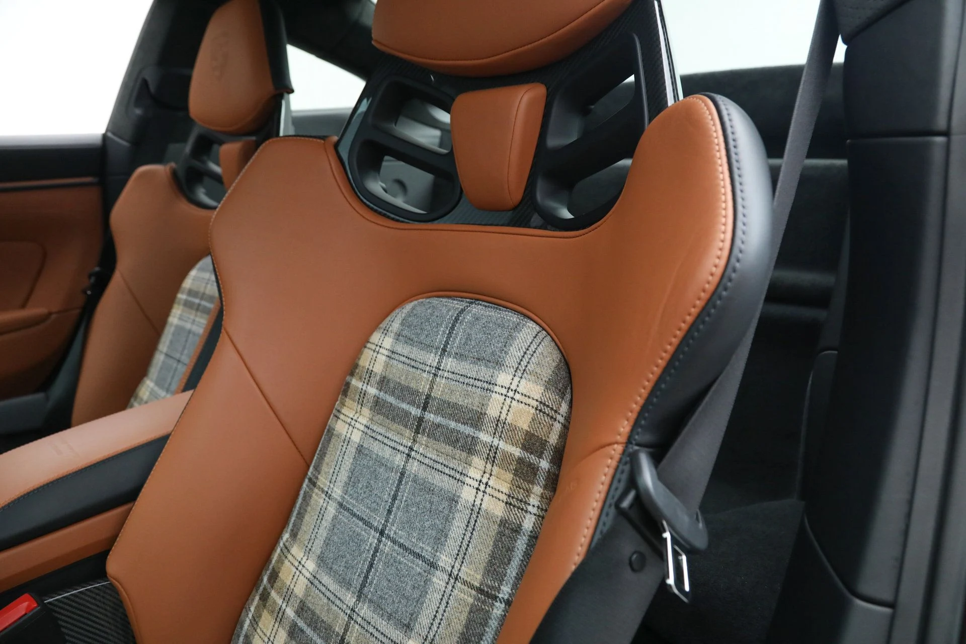 mph024_2220583438_5d1236cf15445ff51d8cd4c10c8d1951_963c884595