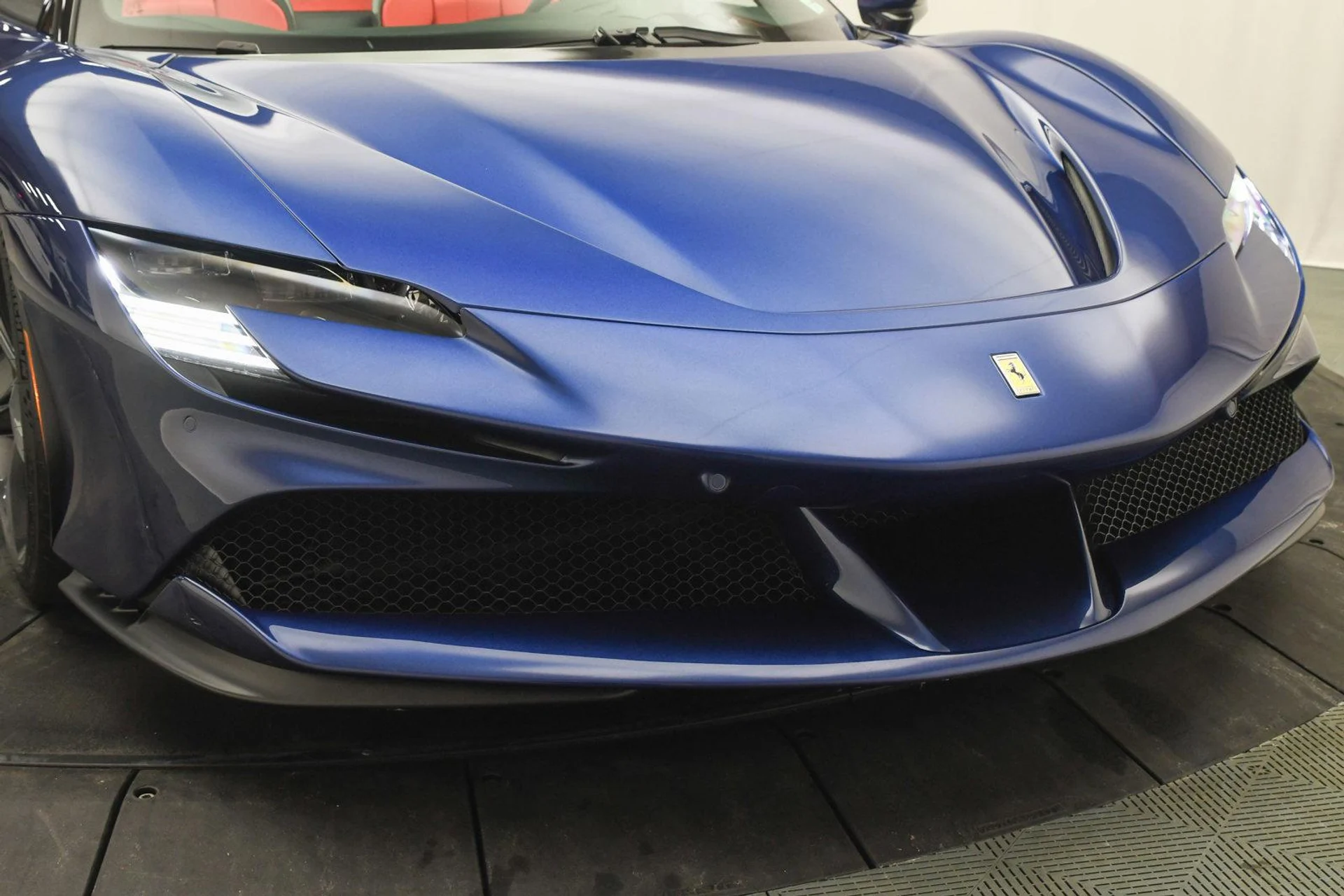 mph024_2228005954_Used_2023_Ferrari_SF_90_Spider_1740041891_dc7c7b7aa6