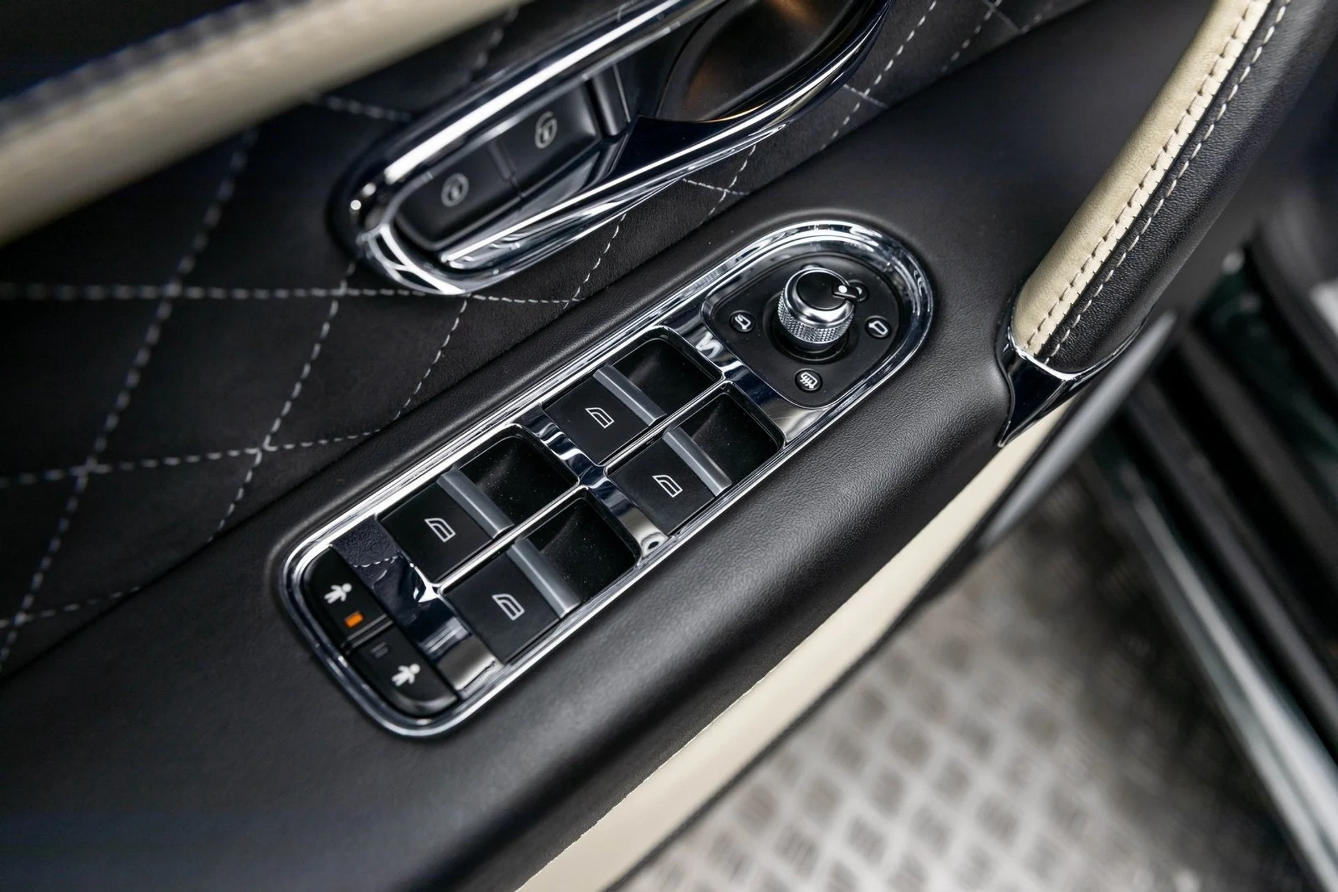 mph024_2228563135_25_bb4cebe2cb