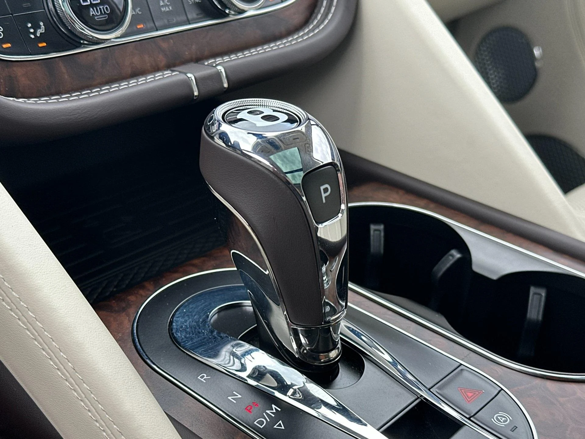 mph024_2232732753_Used_2025_Bentley_Bentayga_V8_1760604355_440e299320