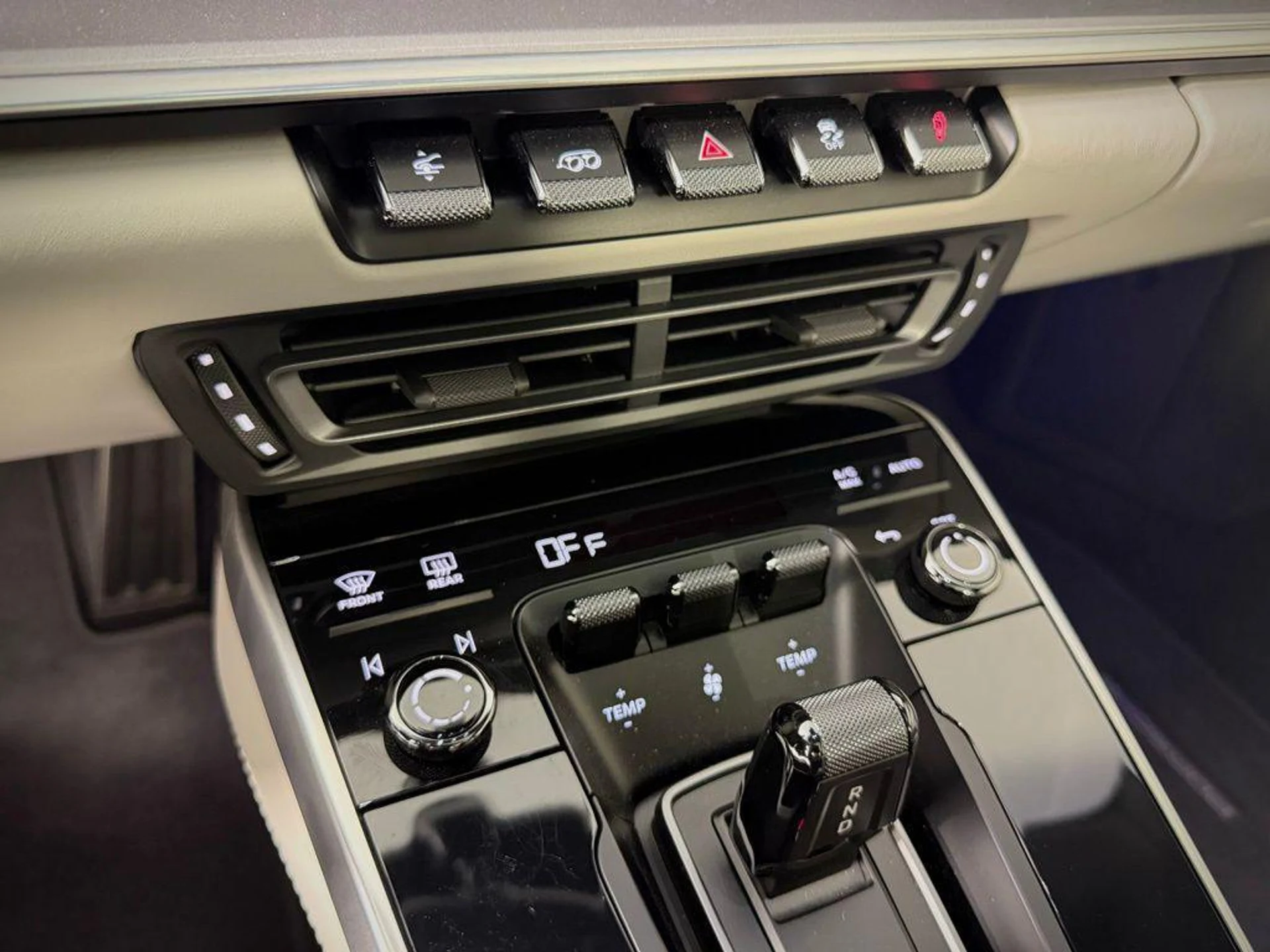 mph024_2233918602_FI_Dt_I_Nt_Qxe_F04_Acg_Ue9_Q_Zz_J_0_27a3bfb112