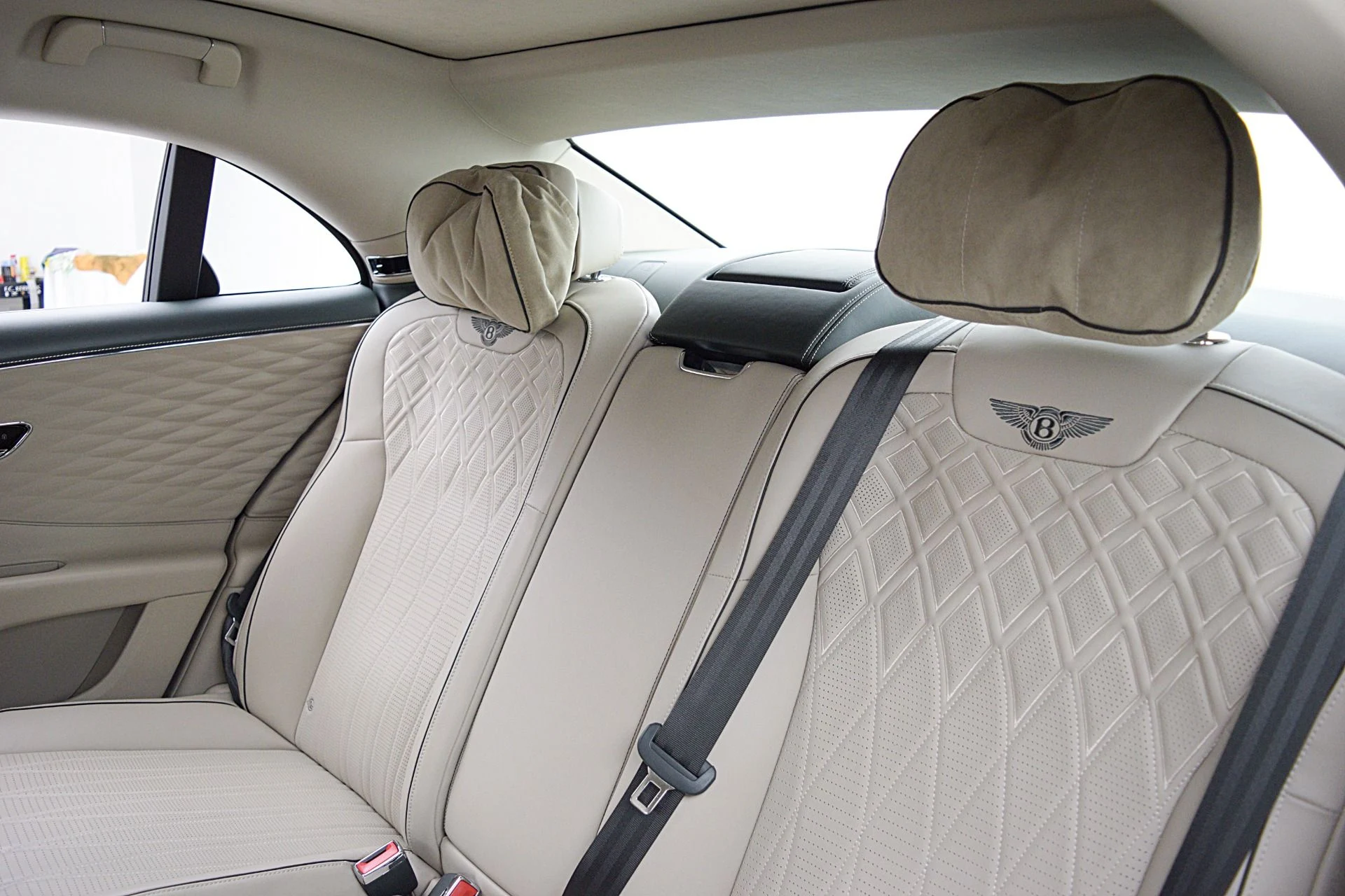 mph024_2235217584_Used_2022_Bentley_Flying_Spur_V8_3a1a06b559