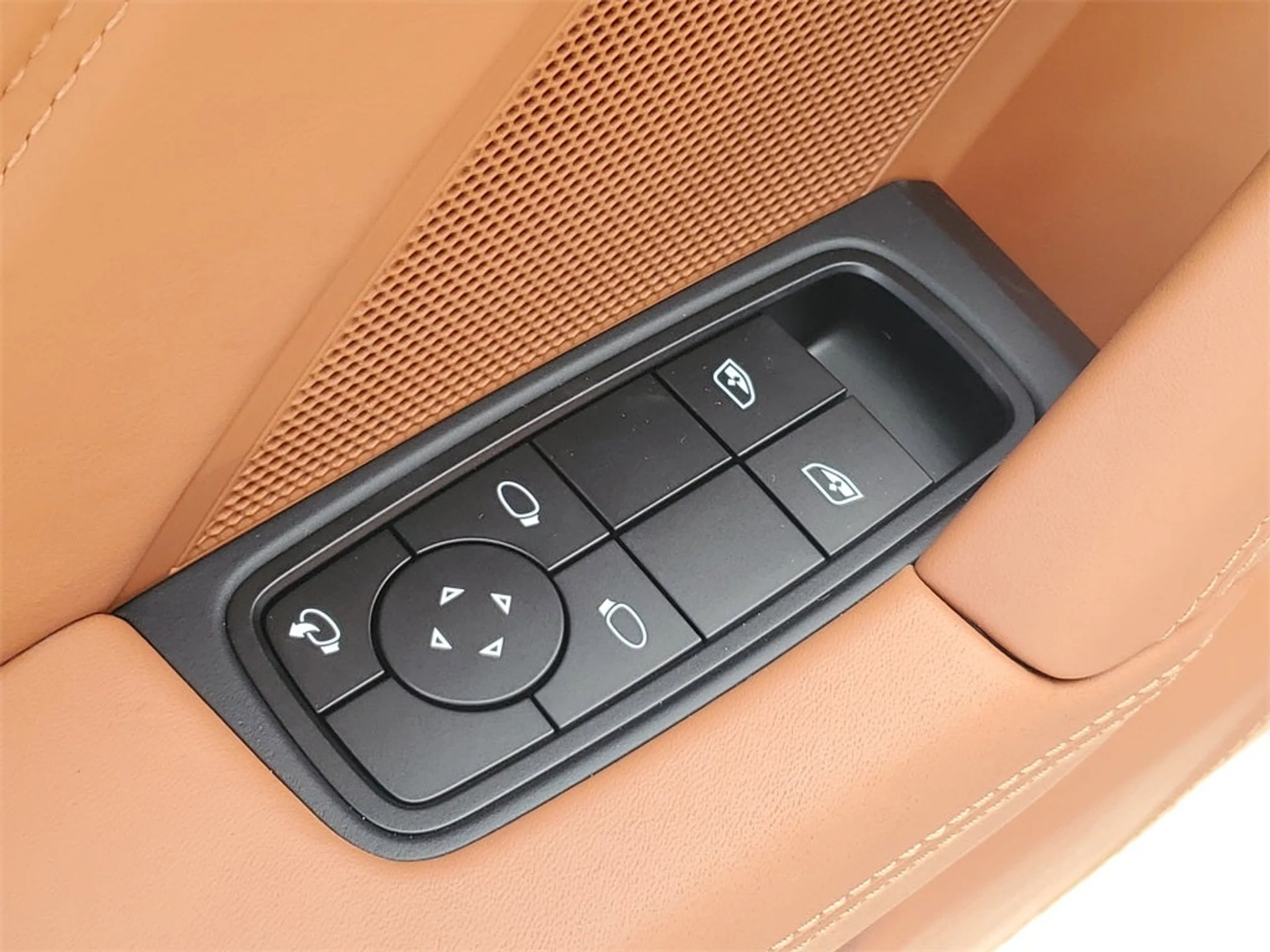 mph024_2236893769_25_a3b991fea5