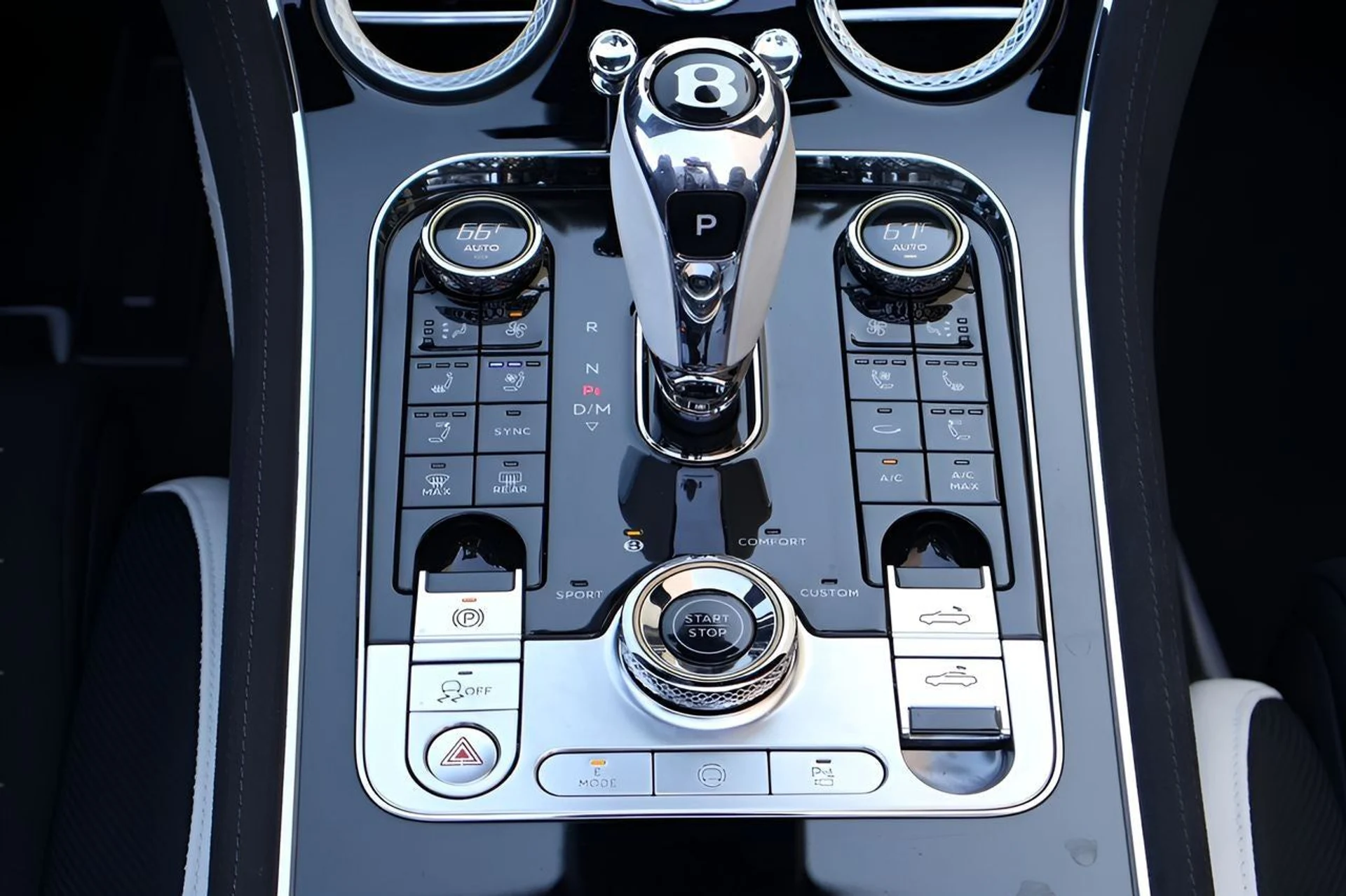 mph024_2239490472_25_523f2a27db