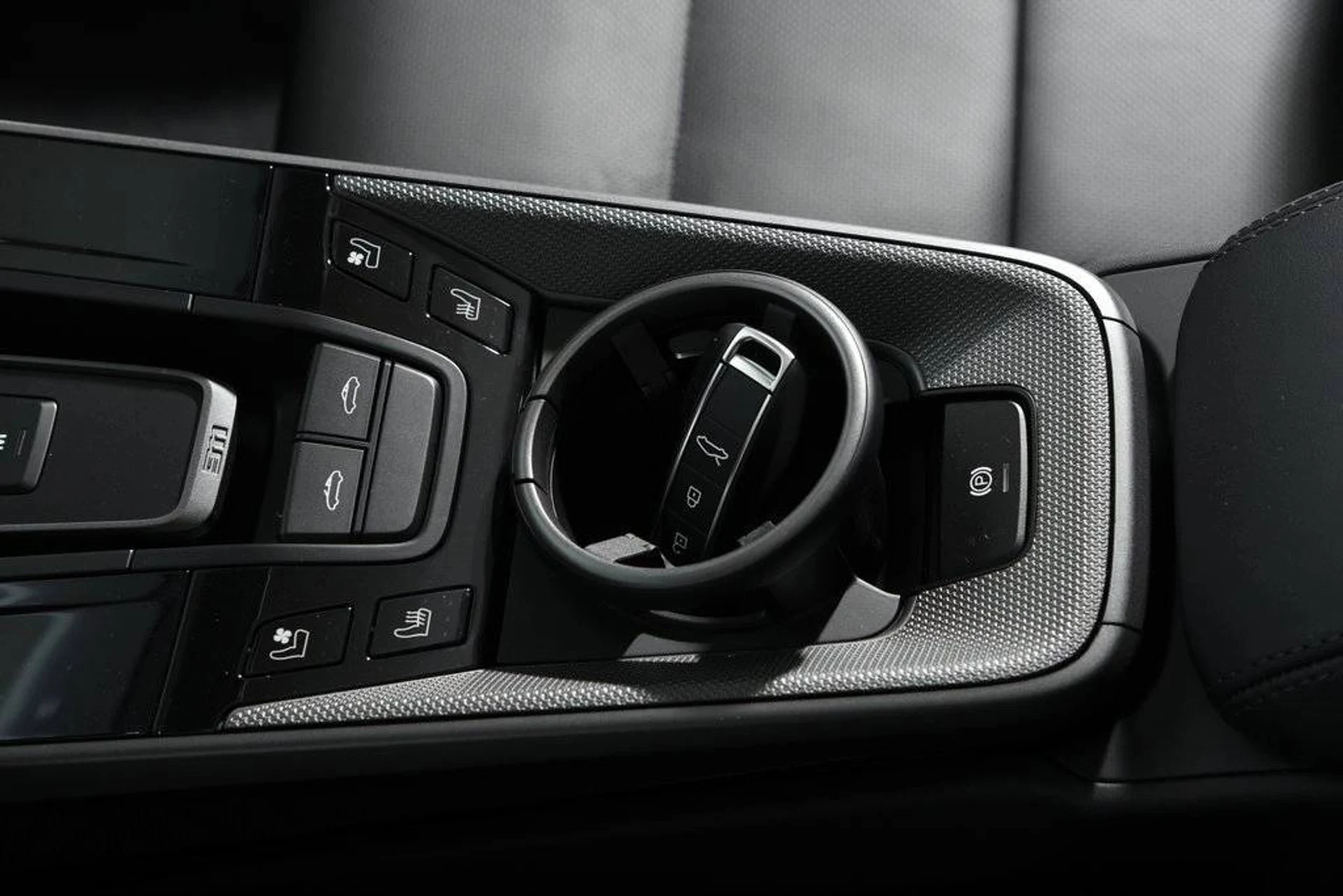 mph024_2240249688_e2cc45421c073c68cde280ff27d4bce3x_6a6cb9caf7