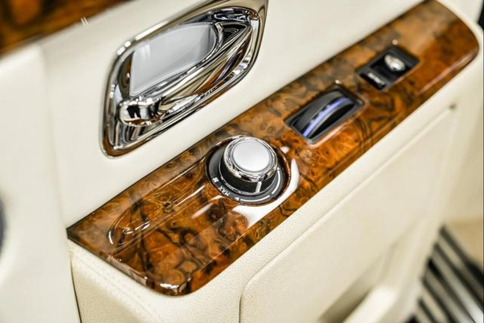 mph024_2243865559_F_Ri_M0_VANBQN_D_We_NT_7d_QK_4_M6s_Q_dd11c7e4b9