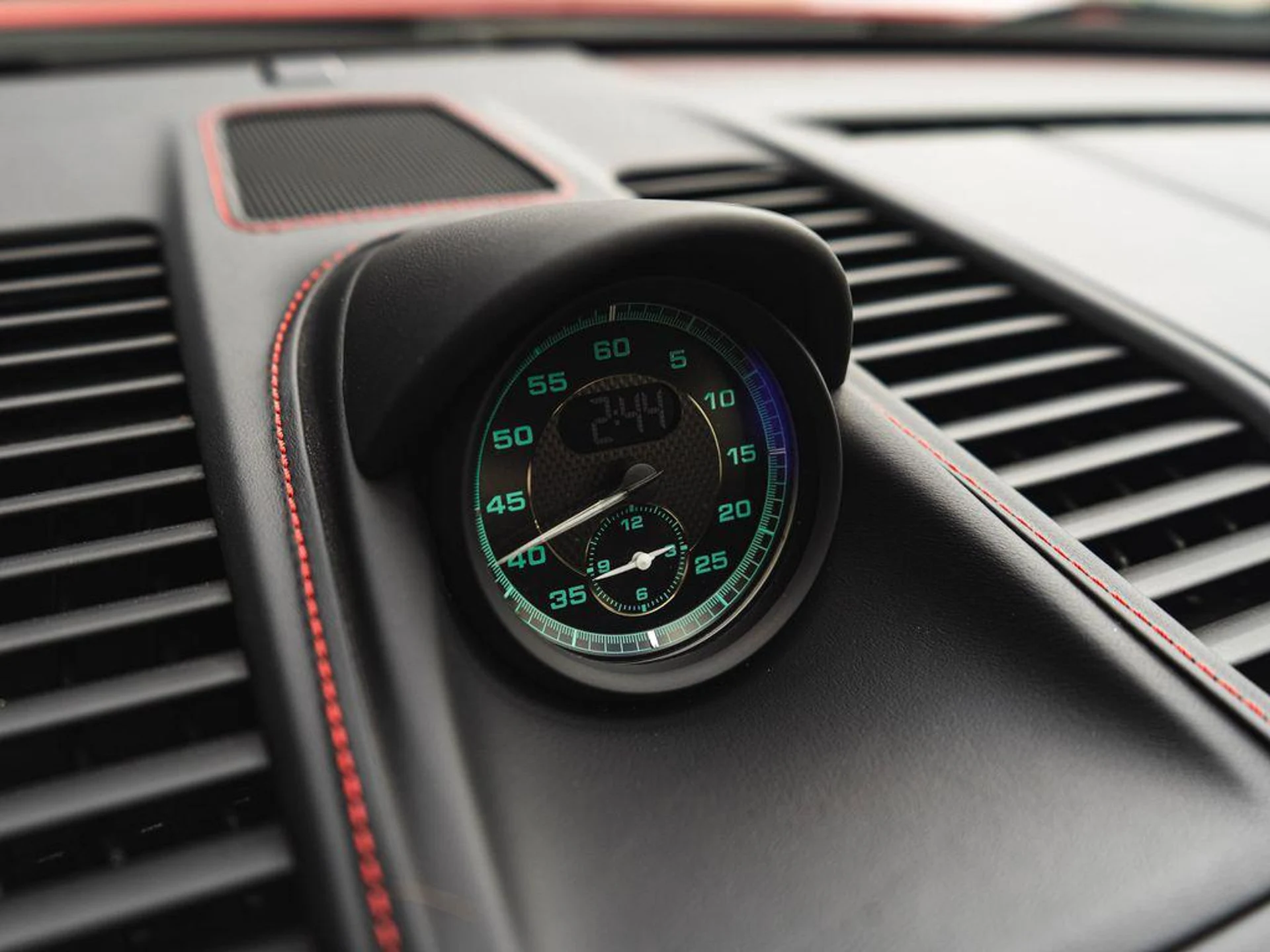 mph024_2244854839_vaj_Tu_nep_Y_Nwike_Opg_SC_Lr_EQ_Ak_M_8d720c0f03