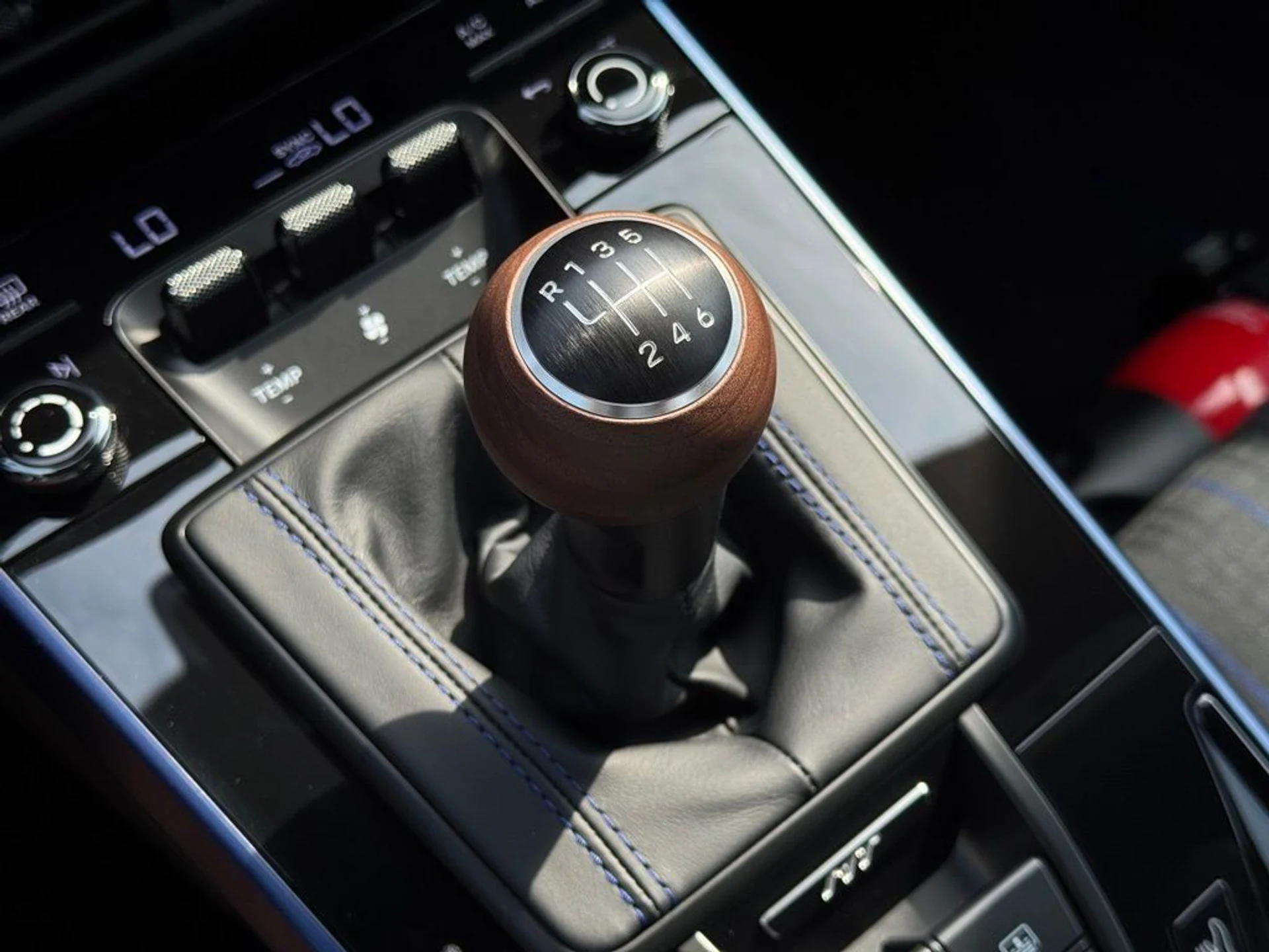 mph024_2251532963_b6c1f5f3a6d232216b952b71b05e2877_08800b1fee