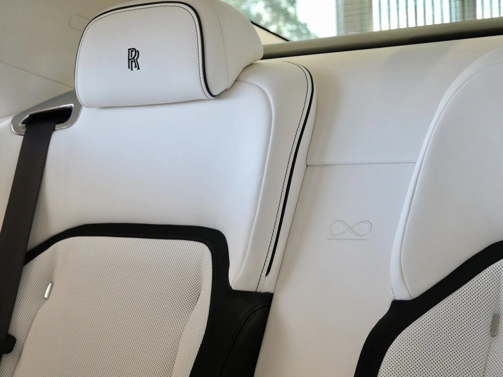 mph024_2260186191_7e65c8c27de229e5e76f95745f49a66cx_fc71316d15