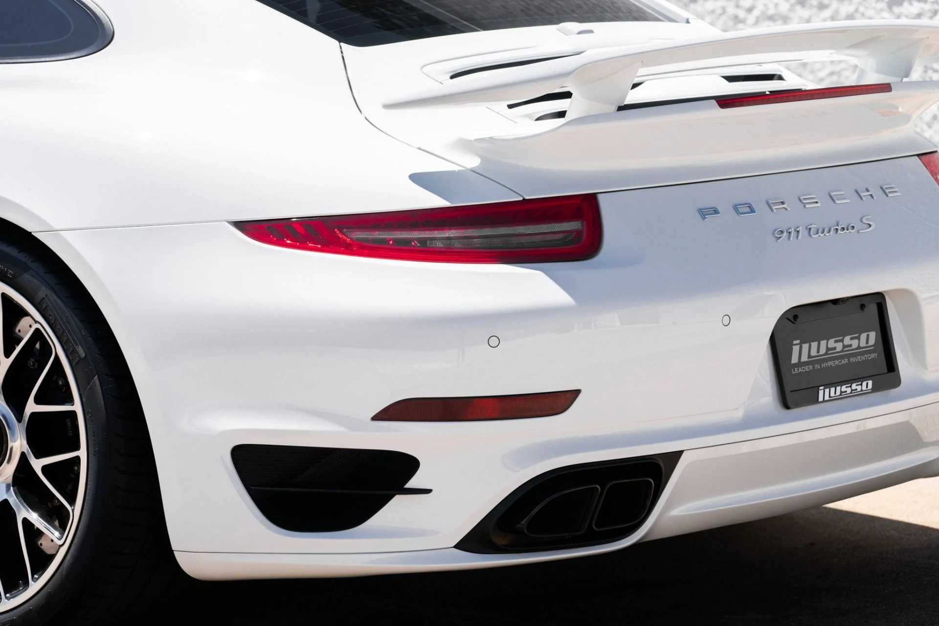 mph024_2261346810_Used_2016_Porsche_911_Turbo_S_1757446790_e48cdb3220
