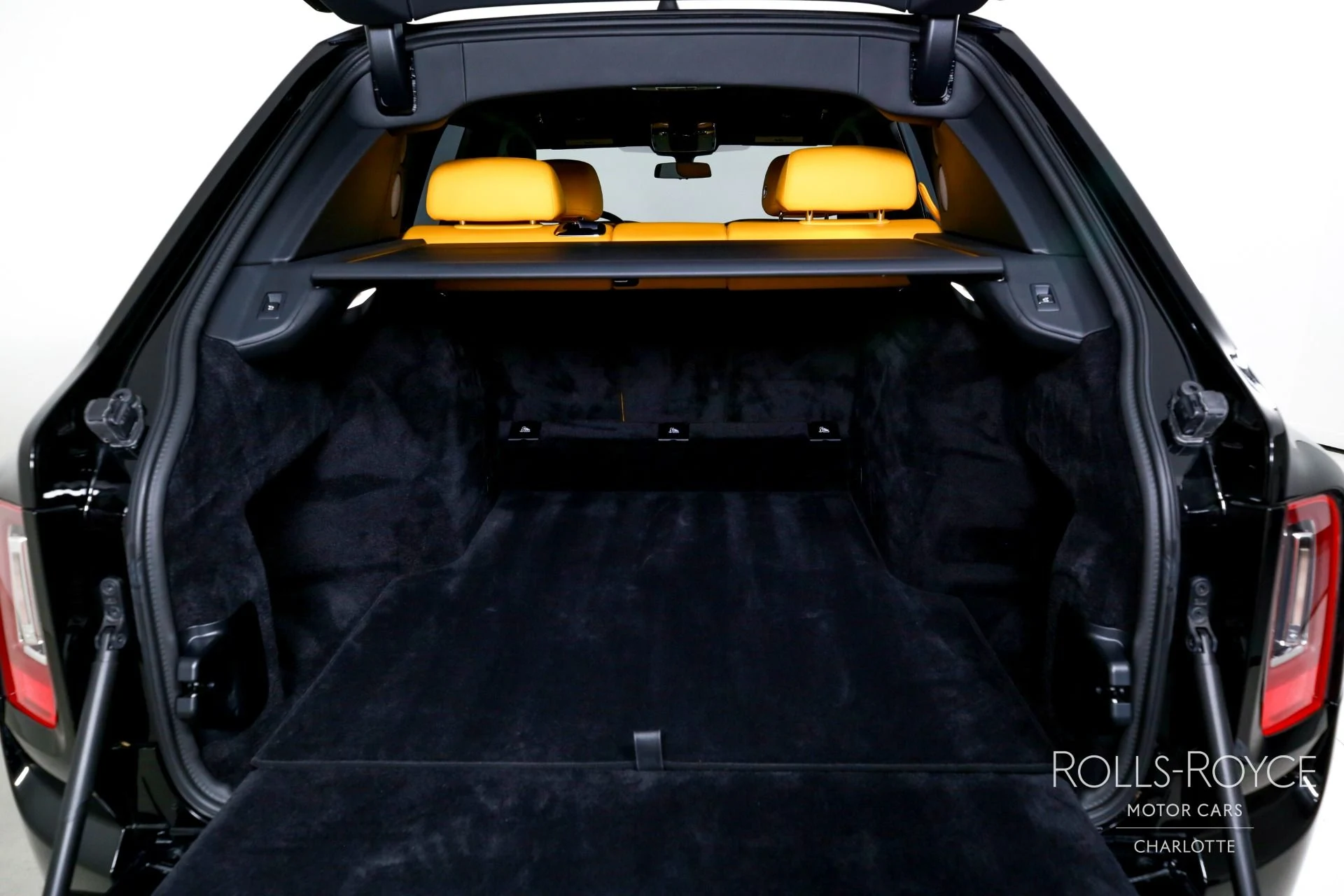 mph024_2262224827_Used_2024_Rolls_Royce_Cullinan_1764777868_9e8ea0102c