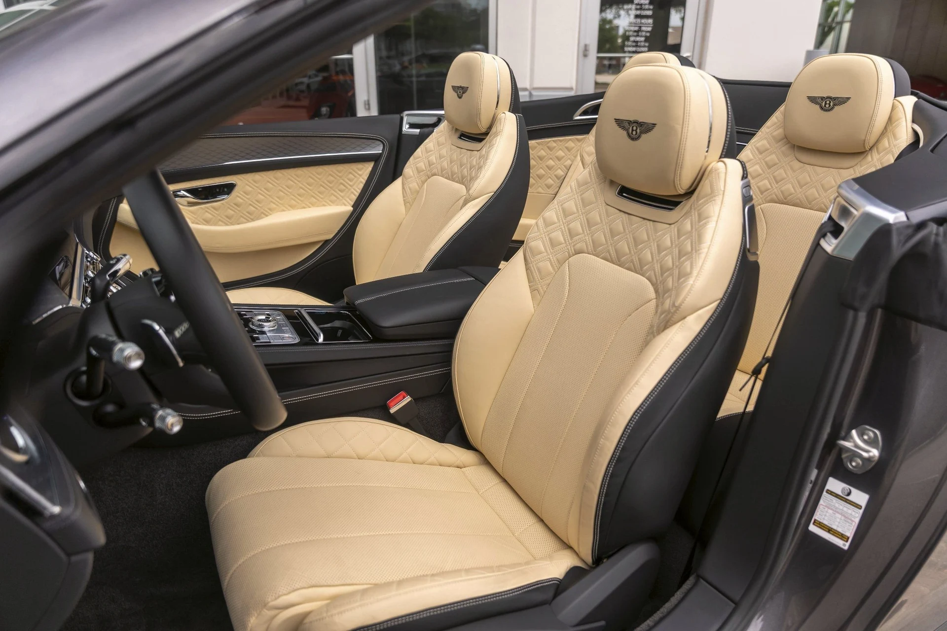 mph024_2263406903_Hi_Tech_Luxury_Imports_LLC_SCBDG_4_ZGXRC_016161_image_24_e92ae3cce0