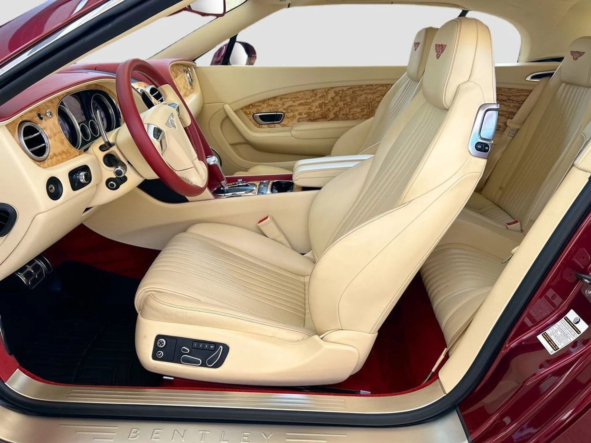 mph024_2268661841_used_2017_bentley_continental_gtv8convertible_8119_22991811_25_1024_0fd81c45e7