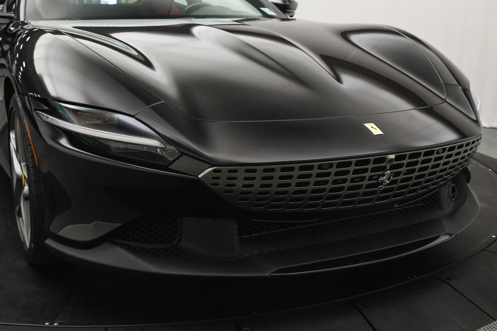 mph024_2276577675_Used_2024_Ferrari_Roma_1755159521_50eab47f17