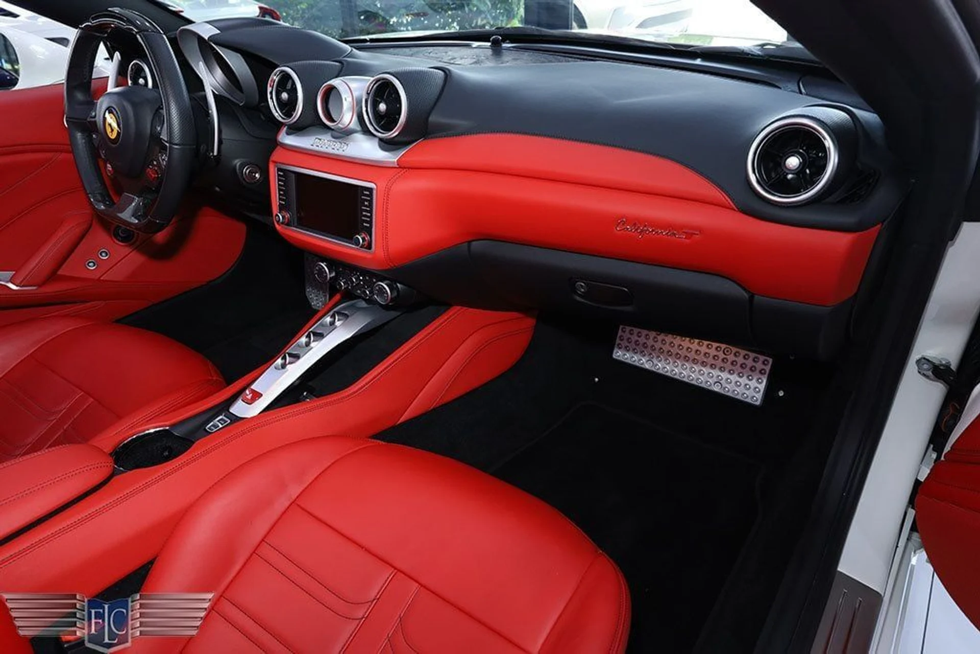 mph024_2285315560_used_2017_ferrari_california_t_handlingspecialeconvertible_6305_22886123_25_1024_01f0f35e8a