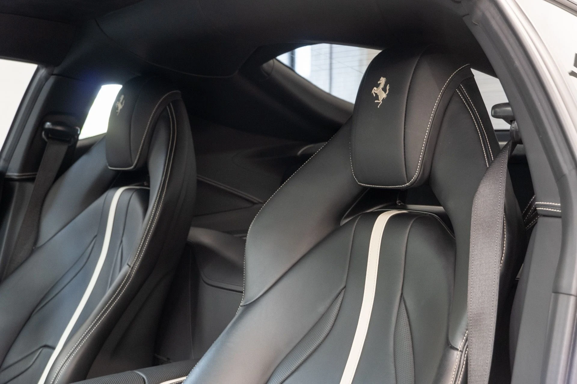 mph024_2290185159_Used_2020_Ferrari_812_Superfast_1757714850_020bd5cbf4