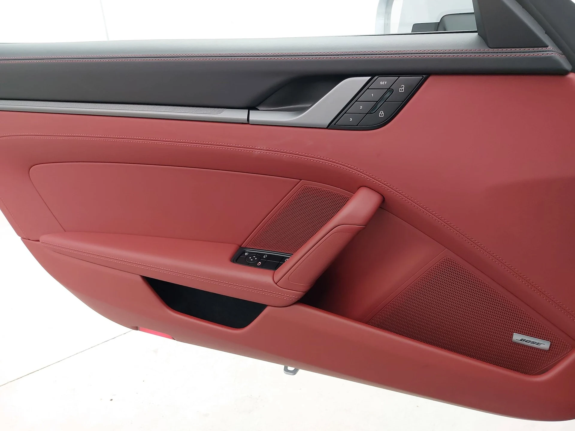 mph024_2291736341_c37443f18aa8f74c793097fcf76f63dcx_f49fc4568b