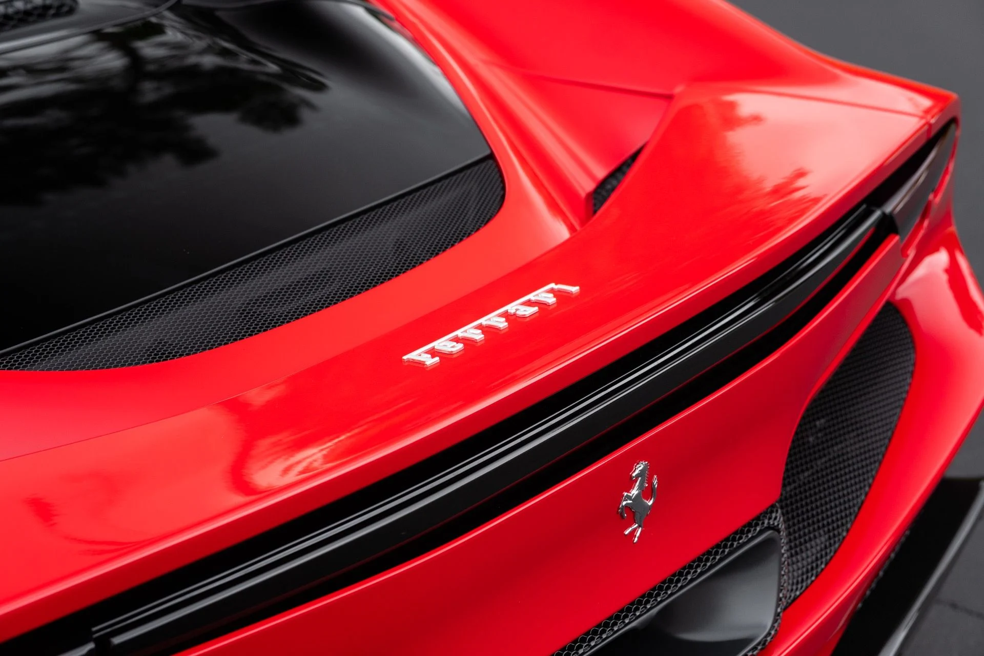 mph024_2298671732_Used_2024_Ferrari_296_GTS_1776982815_35f6dd0e64