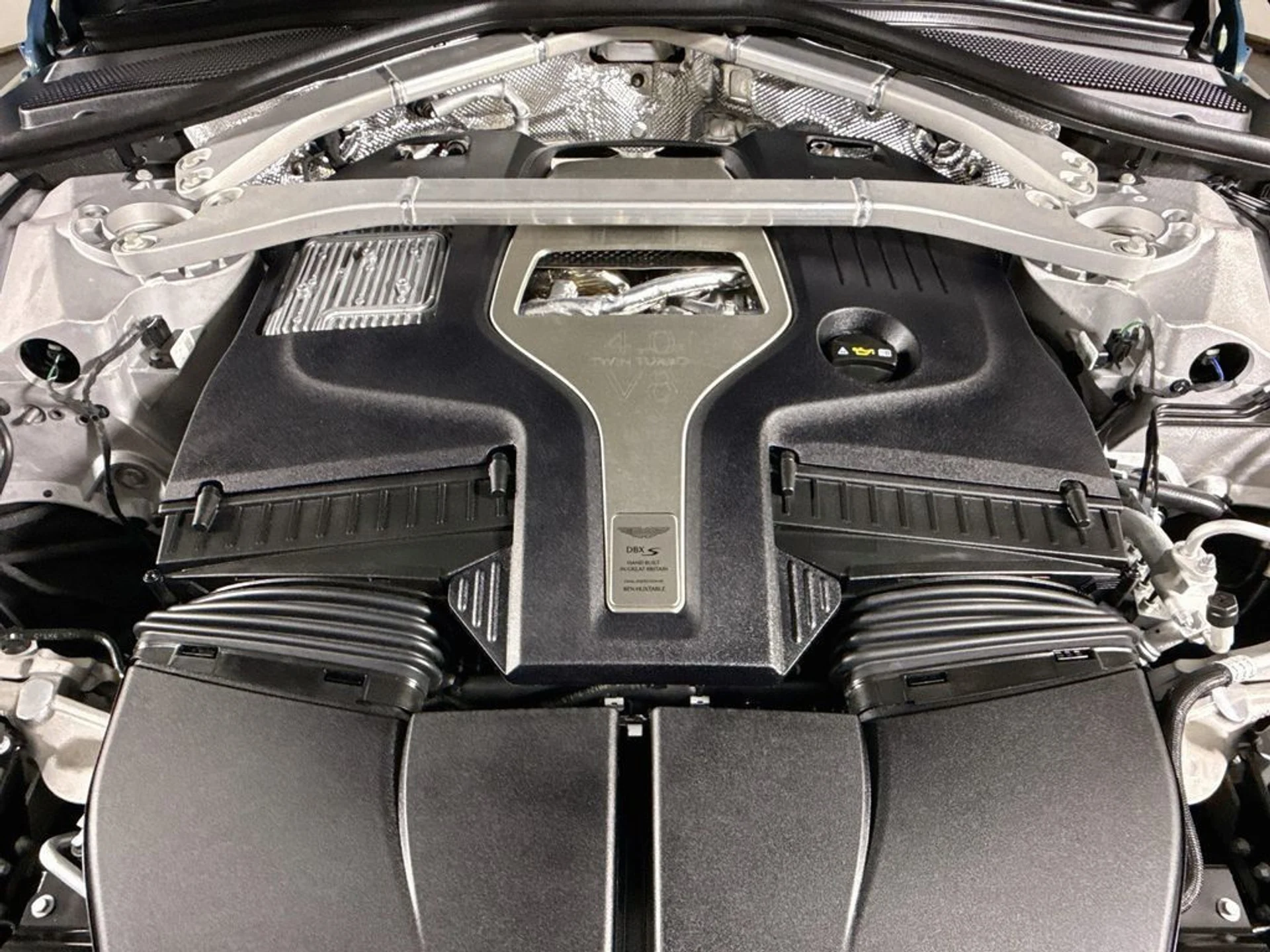 mph024_2322244954_new_2026_aston_martin_dbx_sawd_11350_23059220_25_1024_895a6b9262