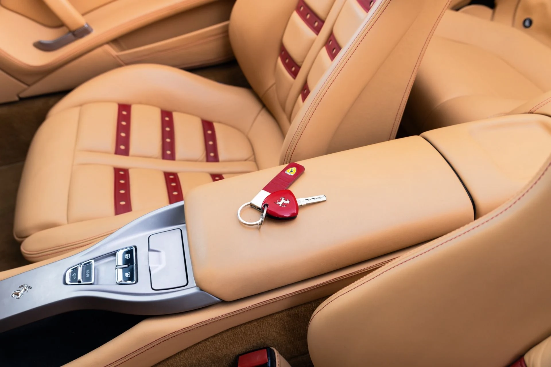 mph024_2330167655_Used_2010_Ferrari_California_1772055090_6c1dea9ce8