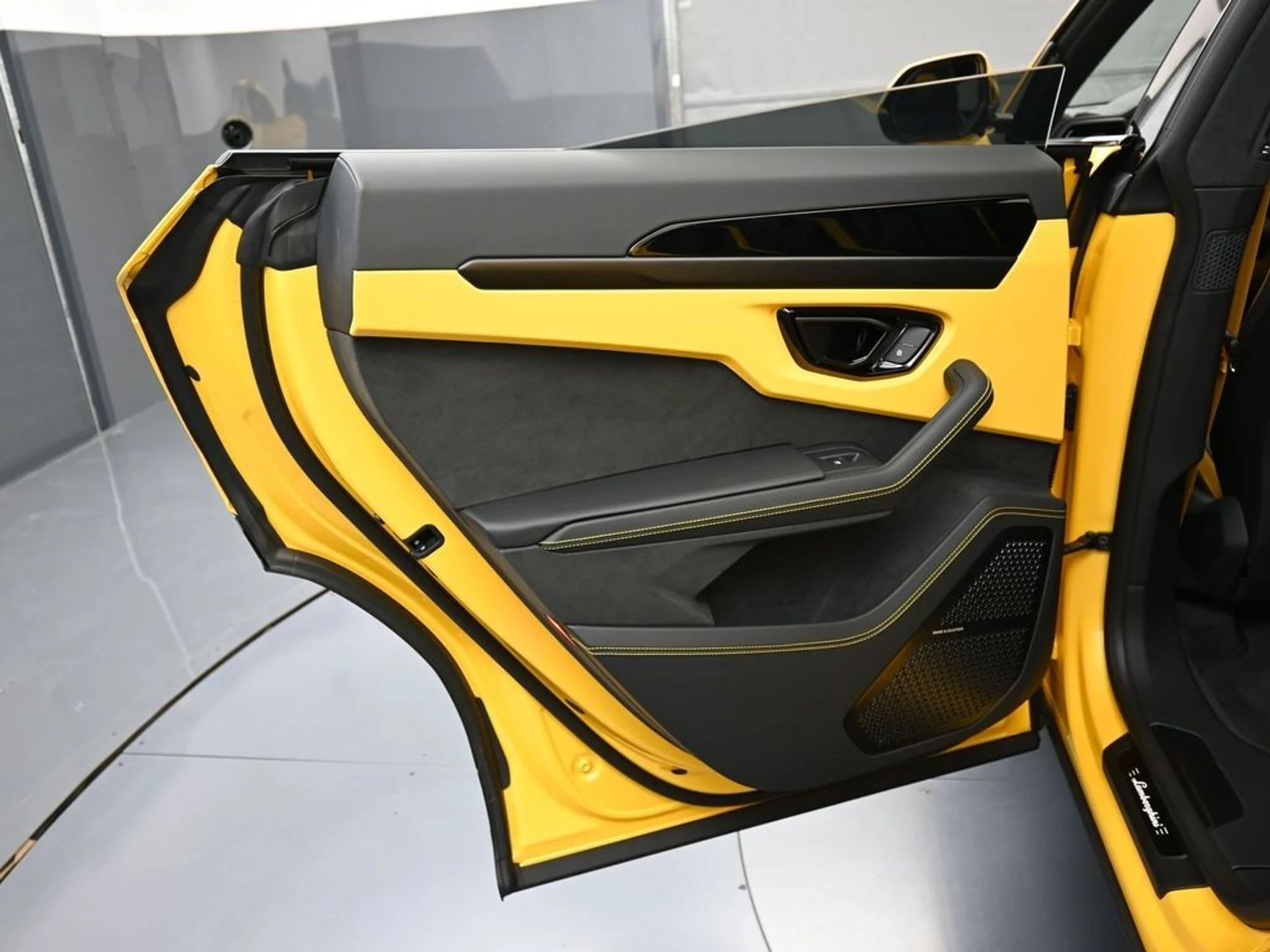 mph024_2331442908_image_24_ab513358be