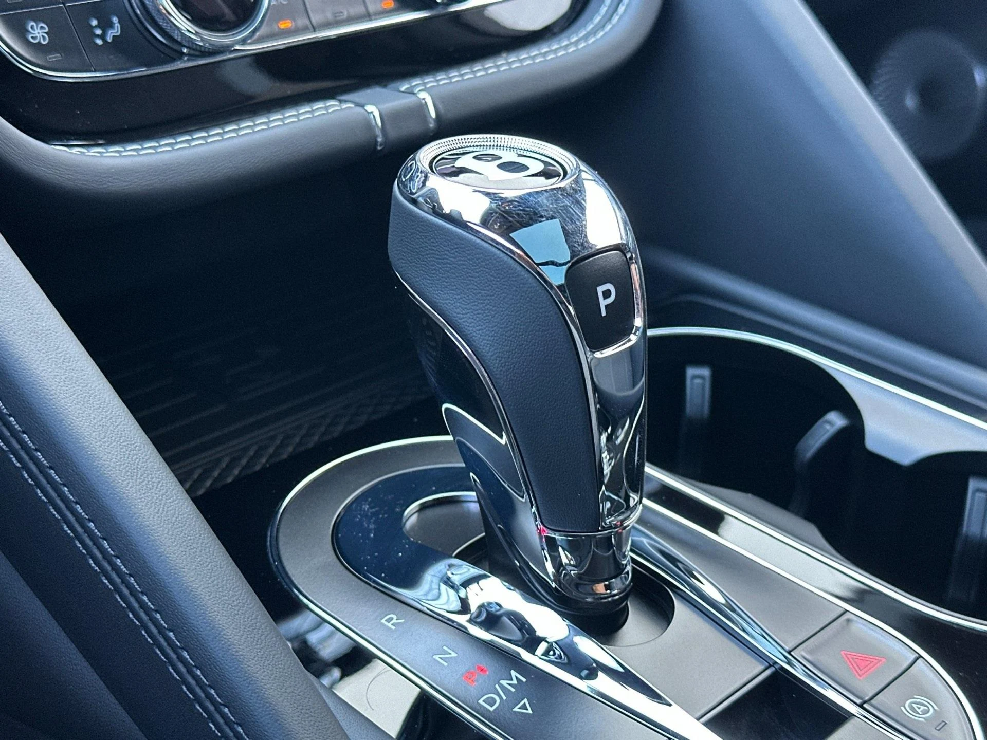 mph024_2334956162_New_2025_Bentley_Bentayga_V8_1755698841_dc02d0616b