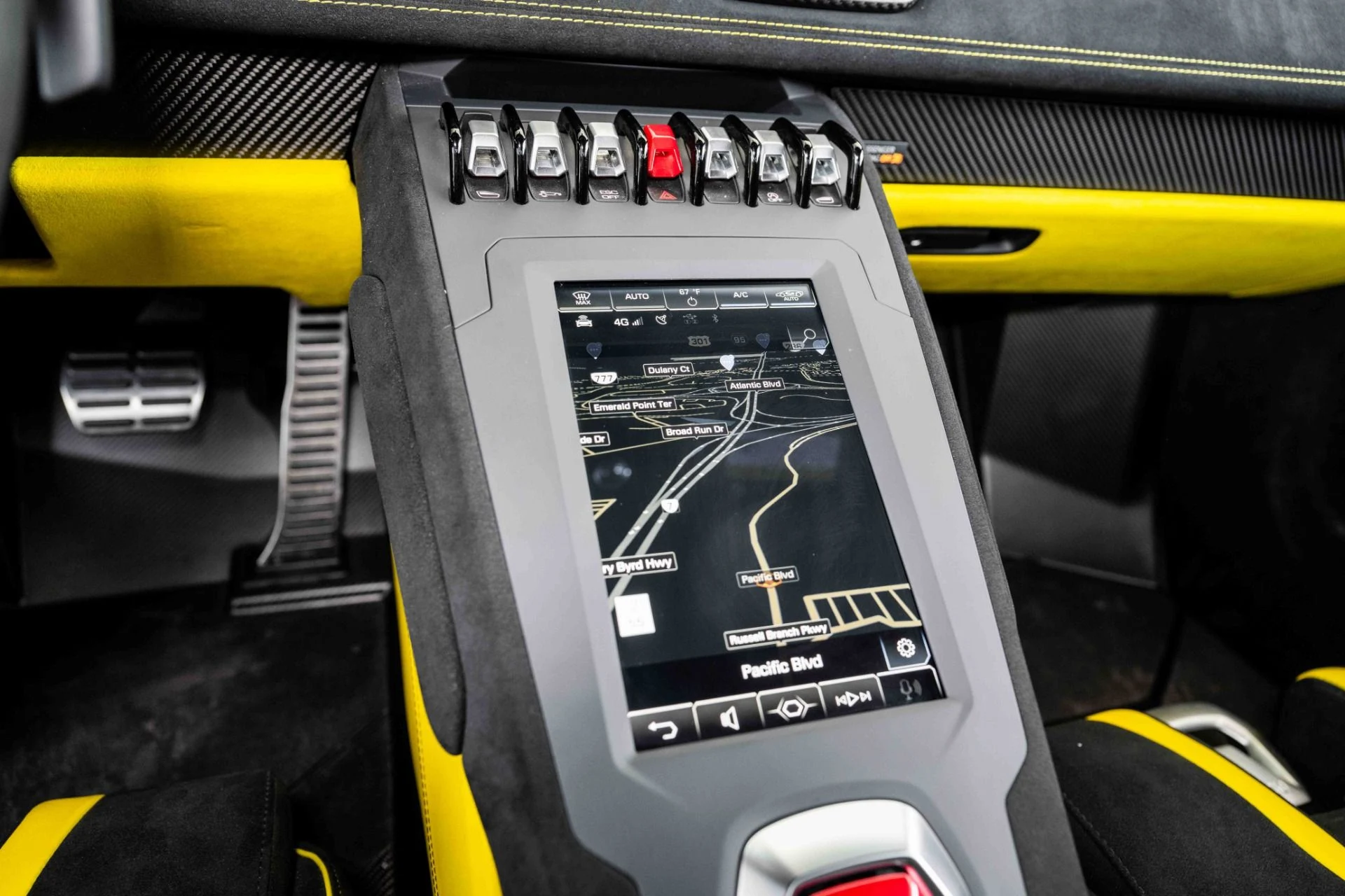 mph024_2335760200_Used_2022_Lamborghini_Huracan_STO_Coupe_1765561049_63ae0ad73e