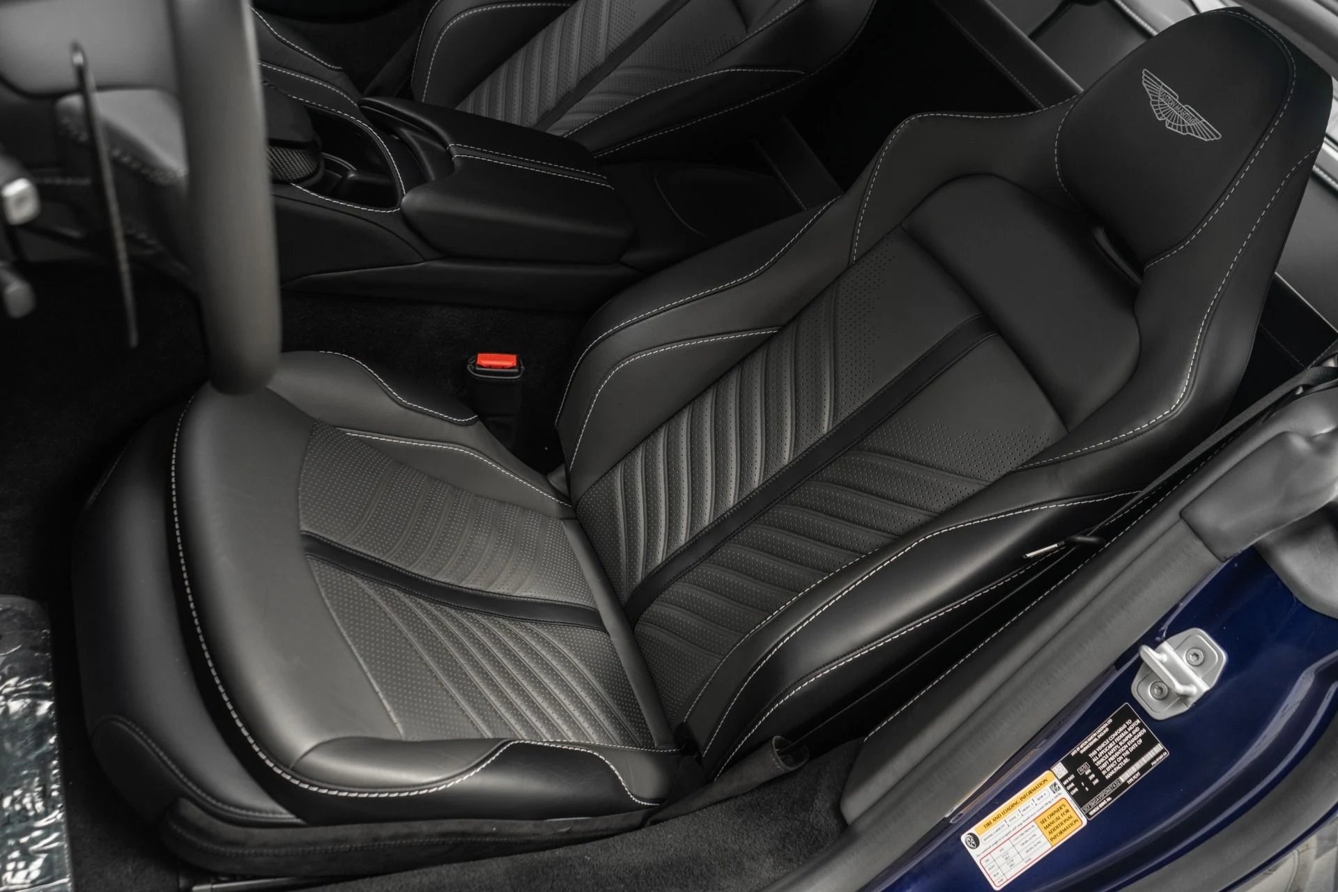 mph024_2339410486_Used_2023_Aston_Martin_Vantage_V12_1755616740_90640a6382