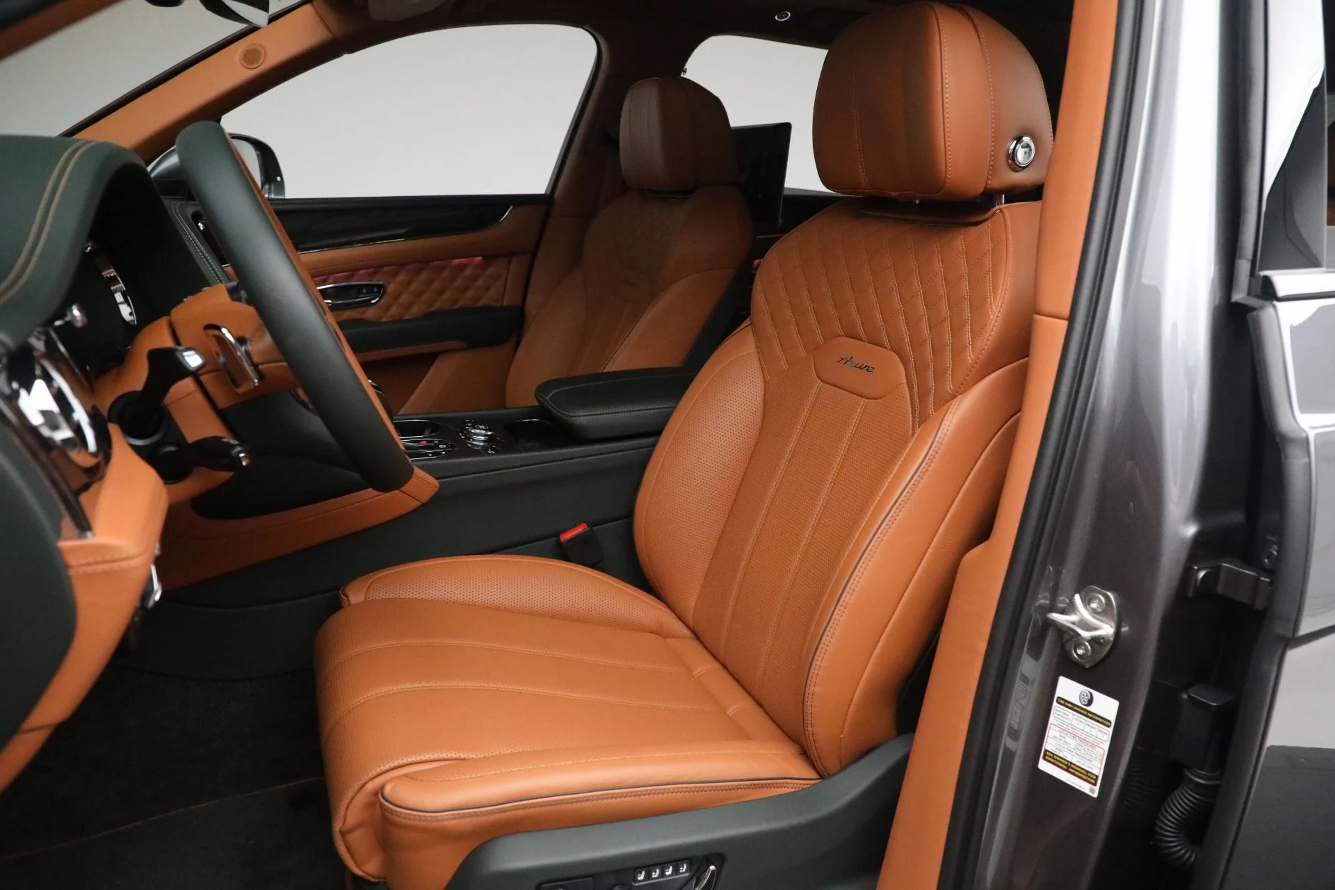 mph024_2340884738_Used_2023_Bentley_Bentayga_Azure_Hybrid_1721850994_e24b52cf94