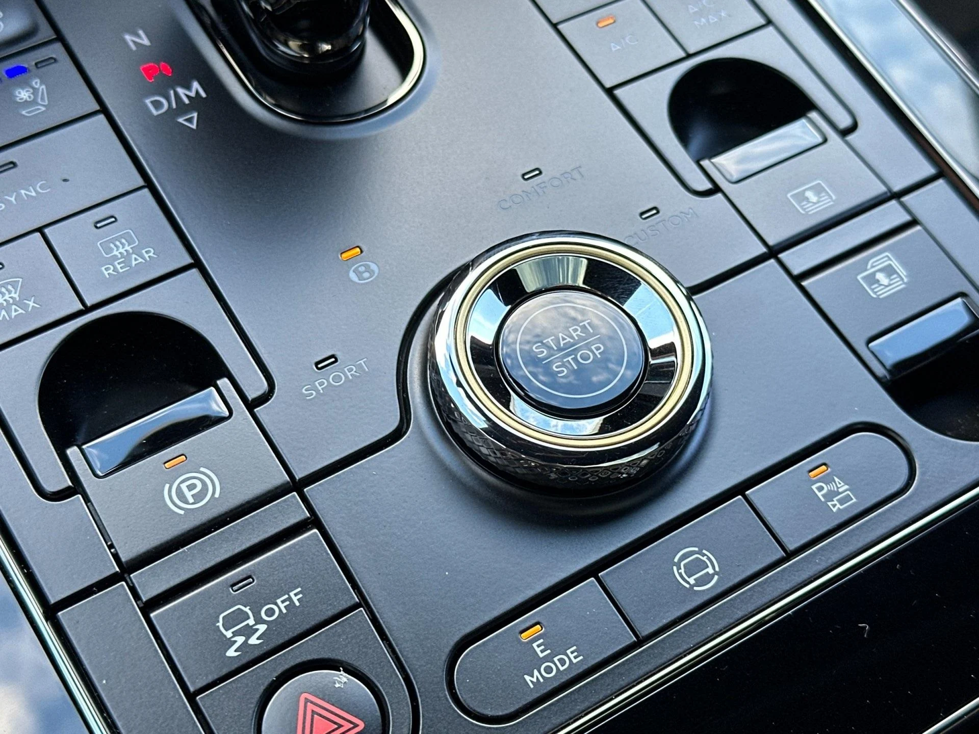 mph024_2348835551_New_2025_Bentley_Flying_Spur_Mulliner_1762940643_d2e9257cd2