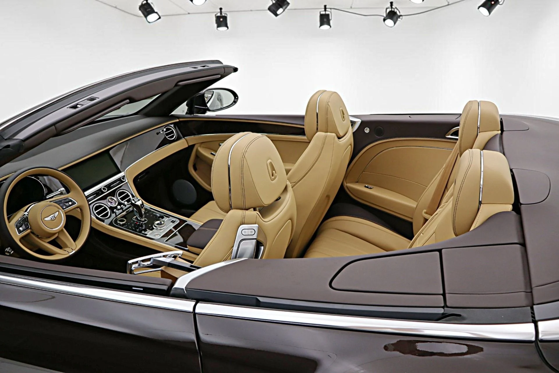 mph024_234979088_New_2026_Bentley_Continental_GTC_fa79c504e3