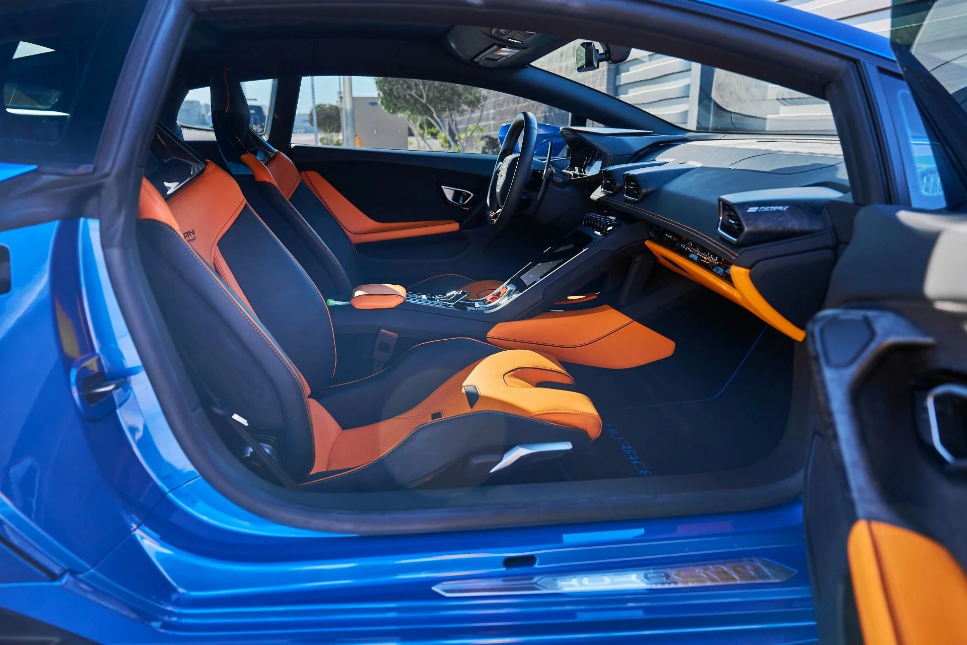 mph024_2356979239_Used_2020_Lamborghini_Huracan_EVO_Base_1766024291_1300b9818b