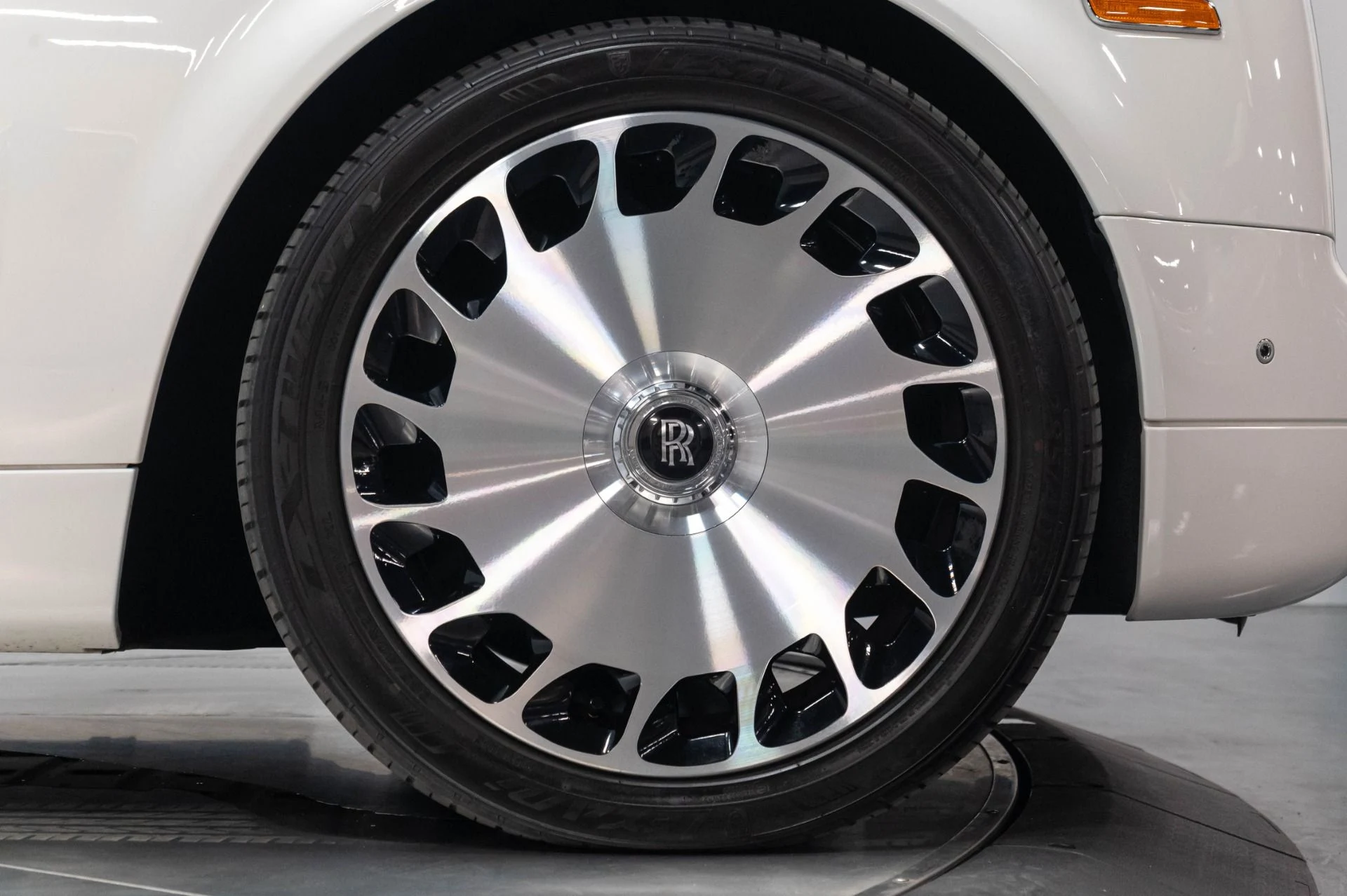 mph024_235772550_Used_2013_Rolls_Royce_Phantom_1784226914_50c069b536