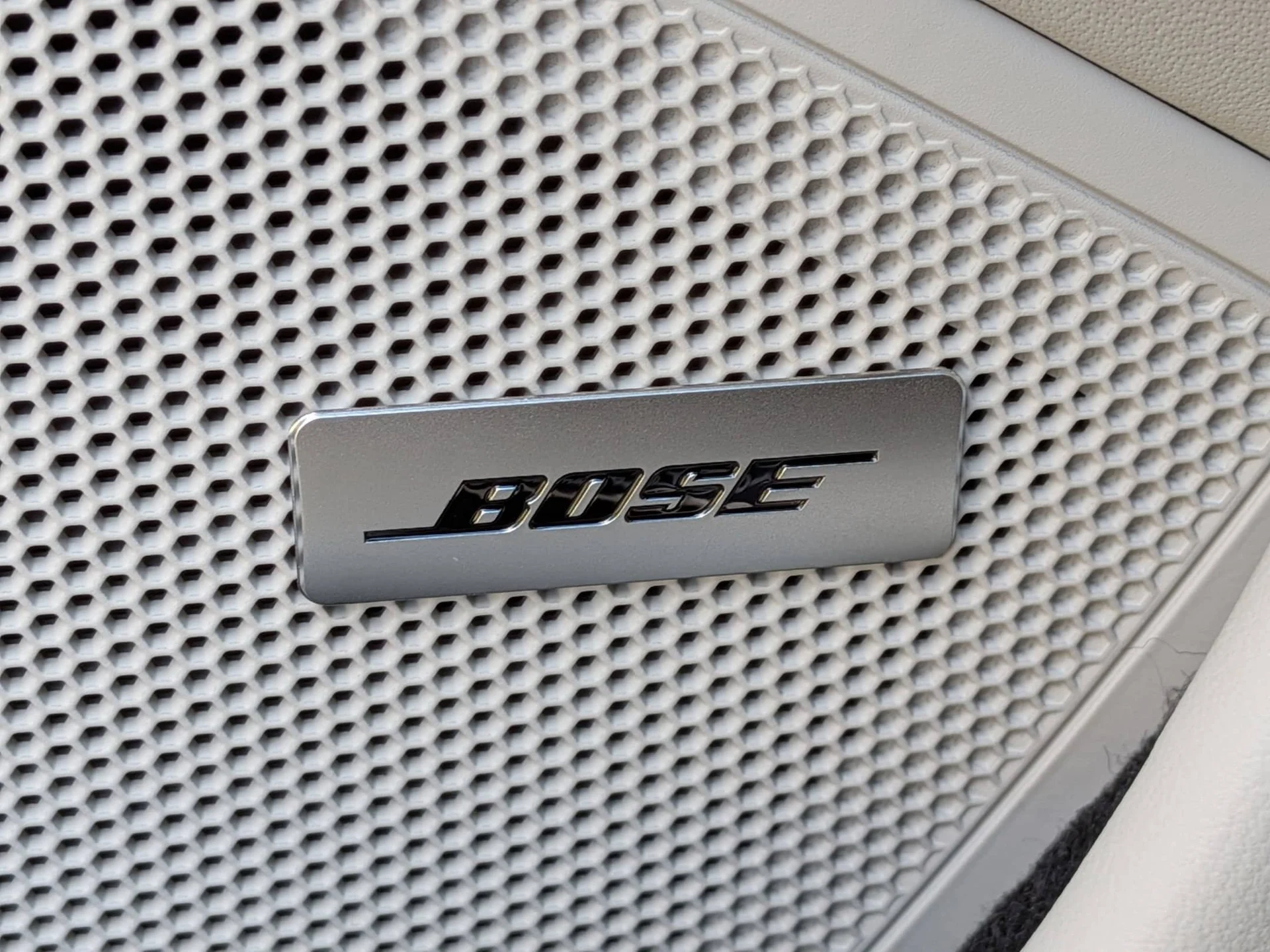 mph024_2358873251_df0ab8b7e85606486ebbf6fbbcb52aadx_1a576ba077