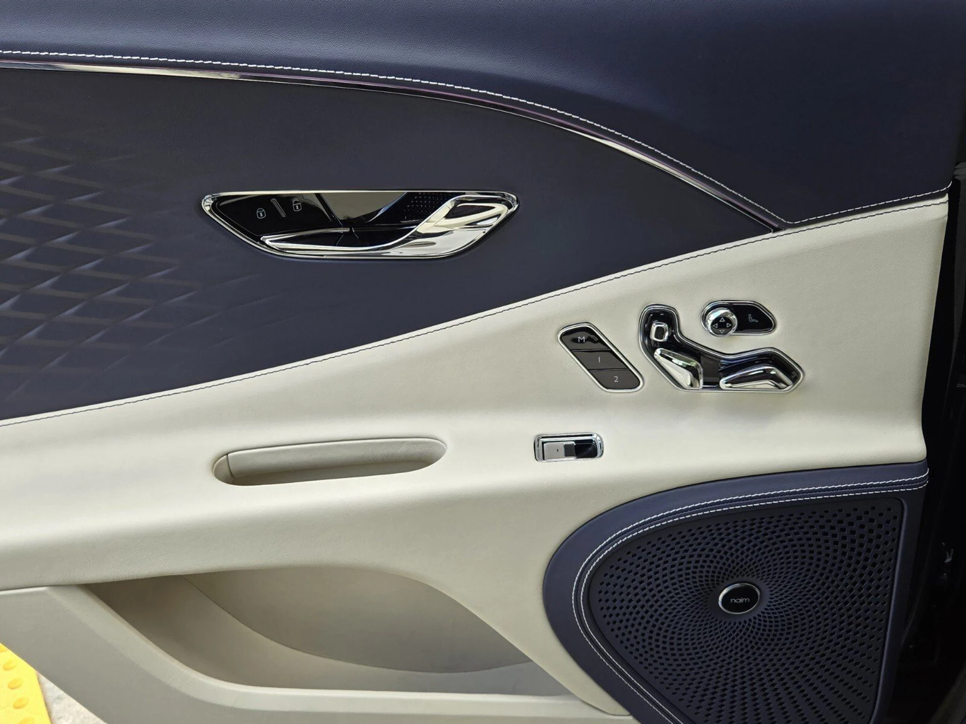 mph024_2370742988_1a2c19b2f8d42586875be15e98ff511ex_461494494c