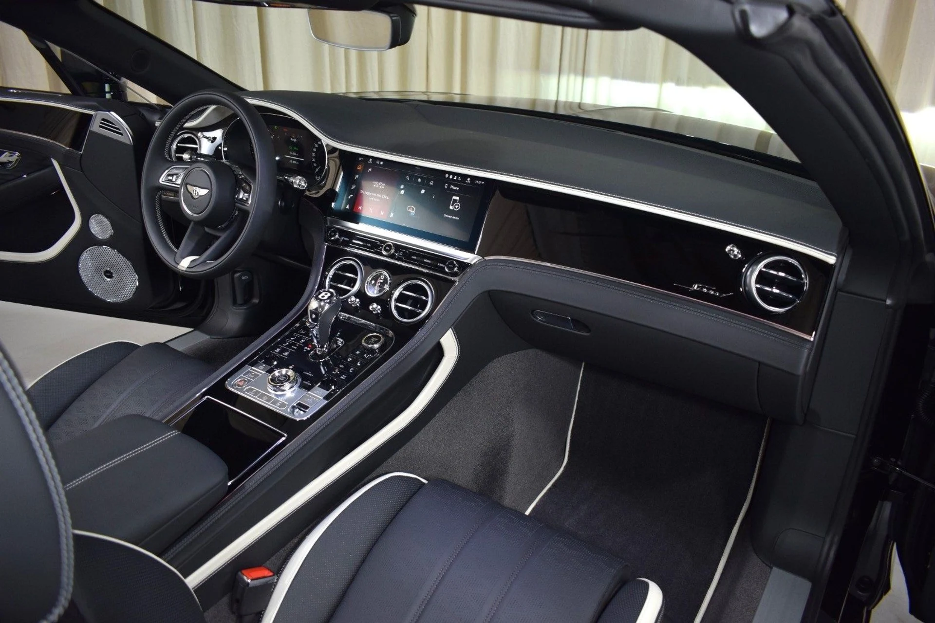 mph024_2371048224_e862fa42ed09abe0235c7f7dc0cb8c76x_8934b78754