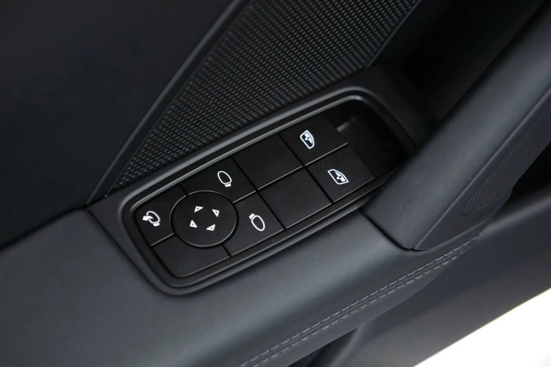 mph024_2376804508_c30e94596f30eb98df2a03b505a1eaafx_b4f164734b