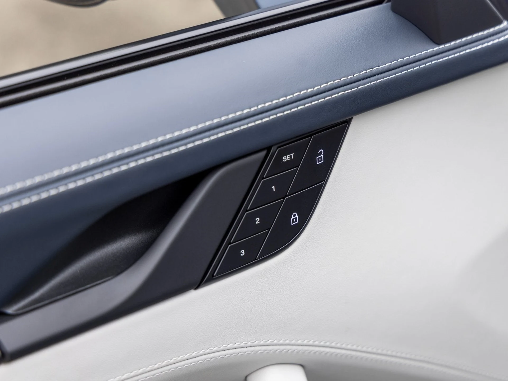 mph024_237873265_25_18a189e457