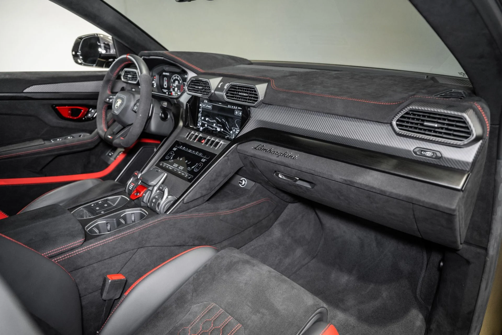 mph024_2380433869_Used_2024_Lamborghini_Urus_Performante_1777998906_6534c575d7