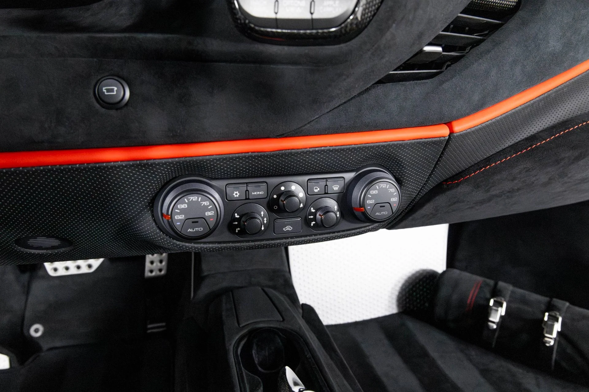 mph024_2387764440_Used_2019_Ferrari_488_Pista_Coupe_1764015857_c6d3b84e30