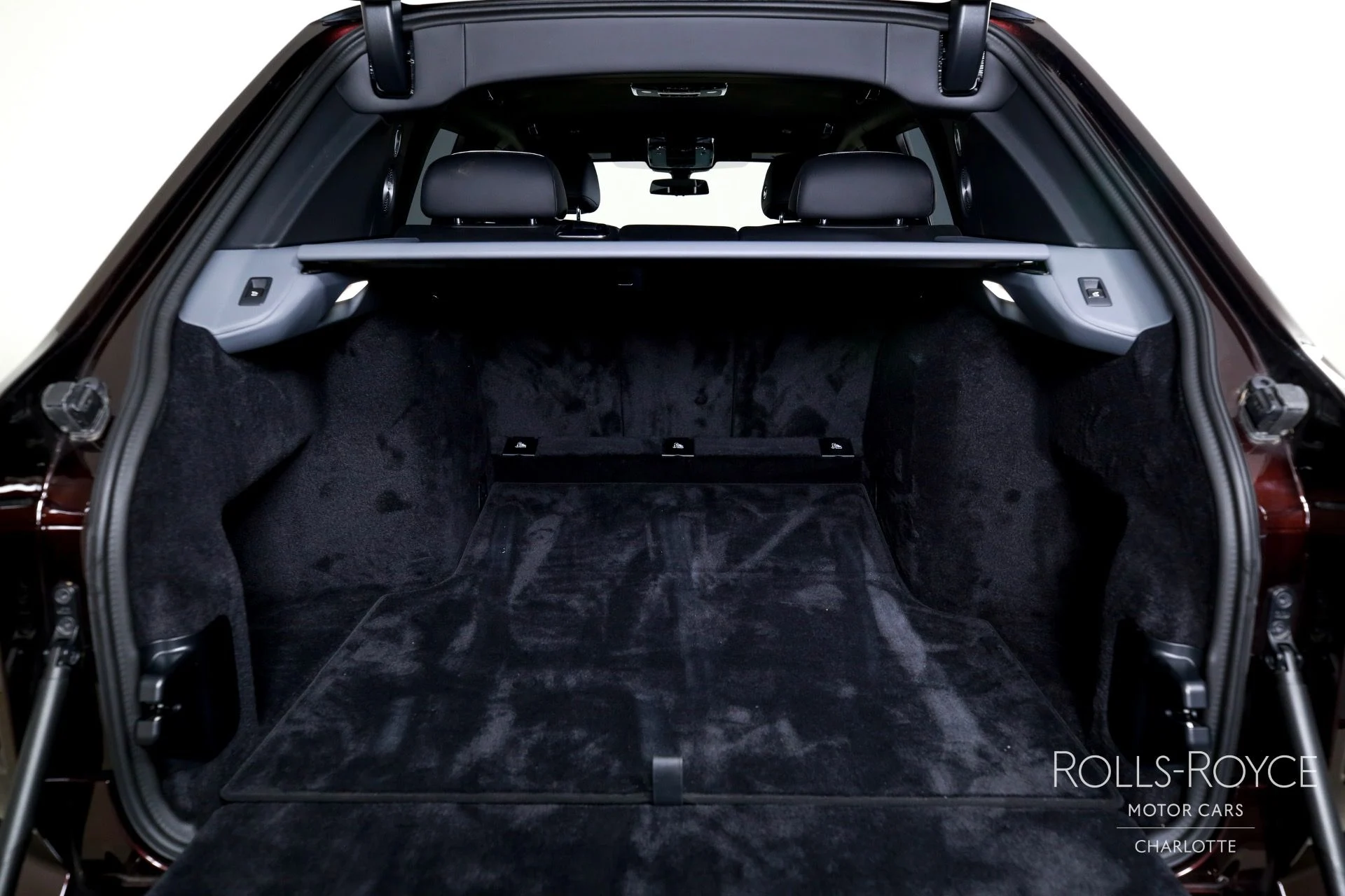 mph024_2391242820_Used_2025_Rolls_Royce_Cullinan_1757716745_945495b1c2