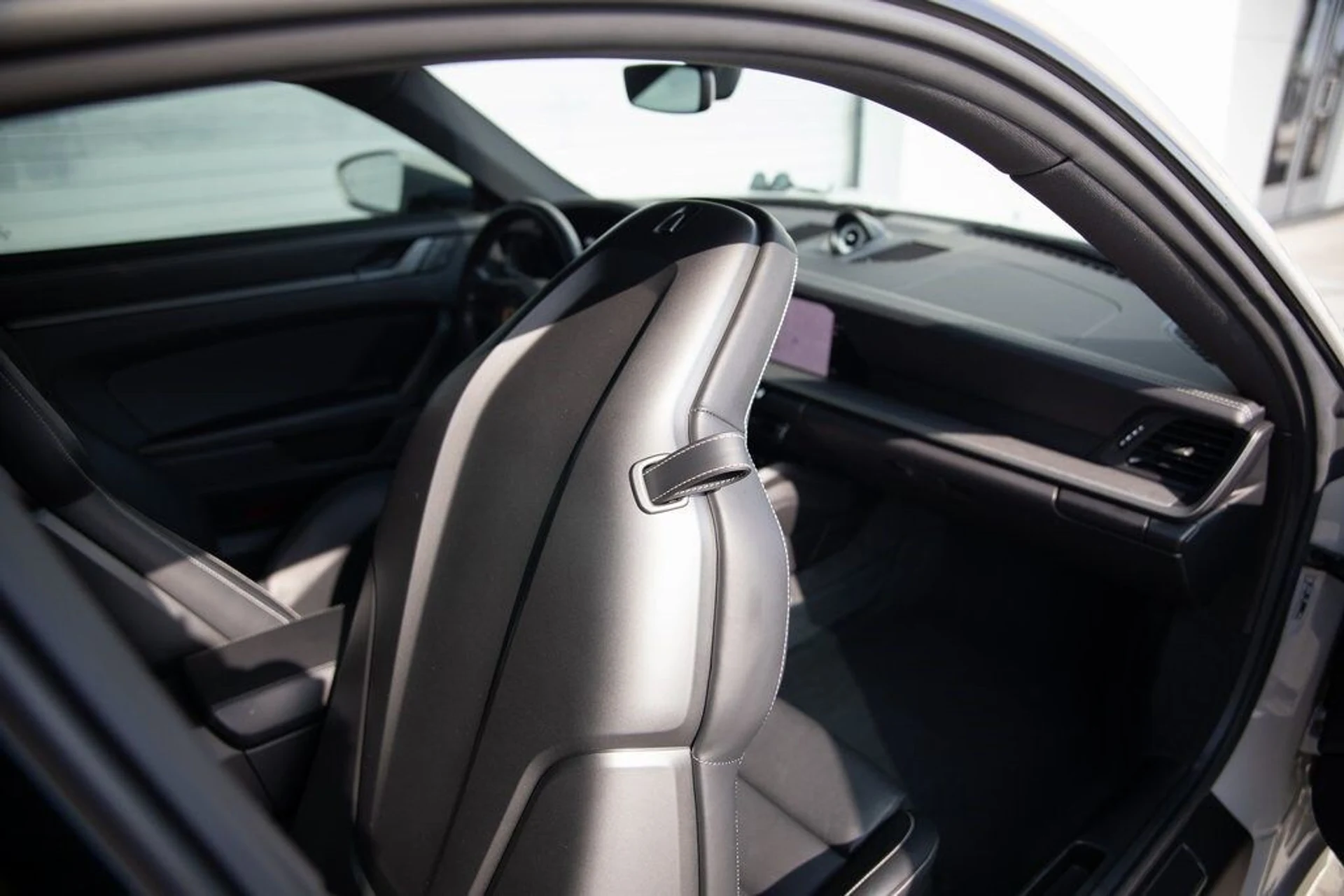 mph024_2402595509_ee1fe4677d777f790a88180c2a097f41x_7786f3e5e9