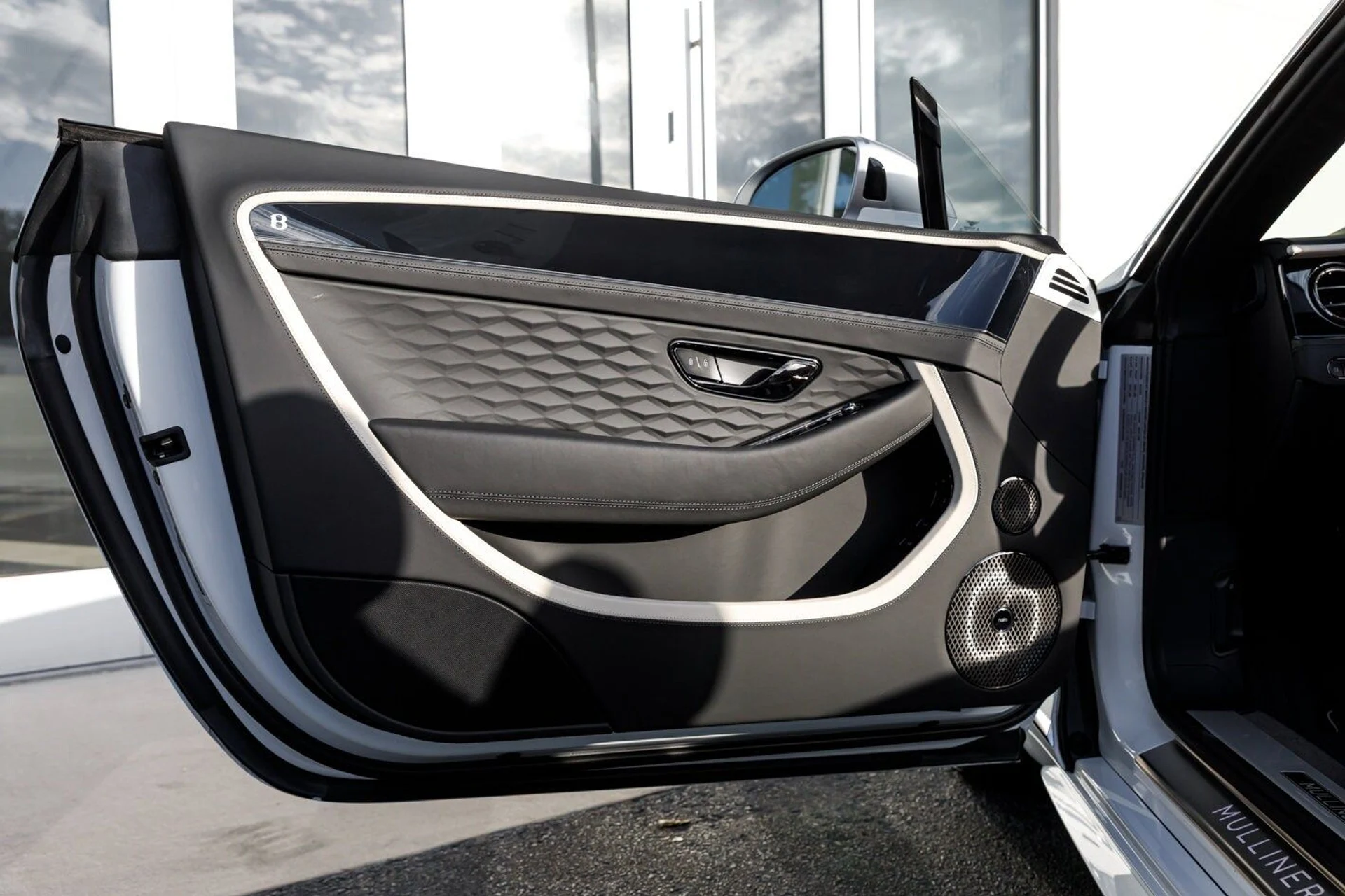 mph024_2407268548_603337f0f2abe959fb4e4b0ec50d3cbbx_38c66722b5