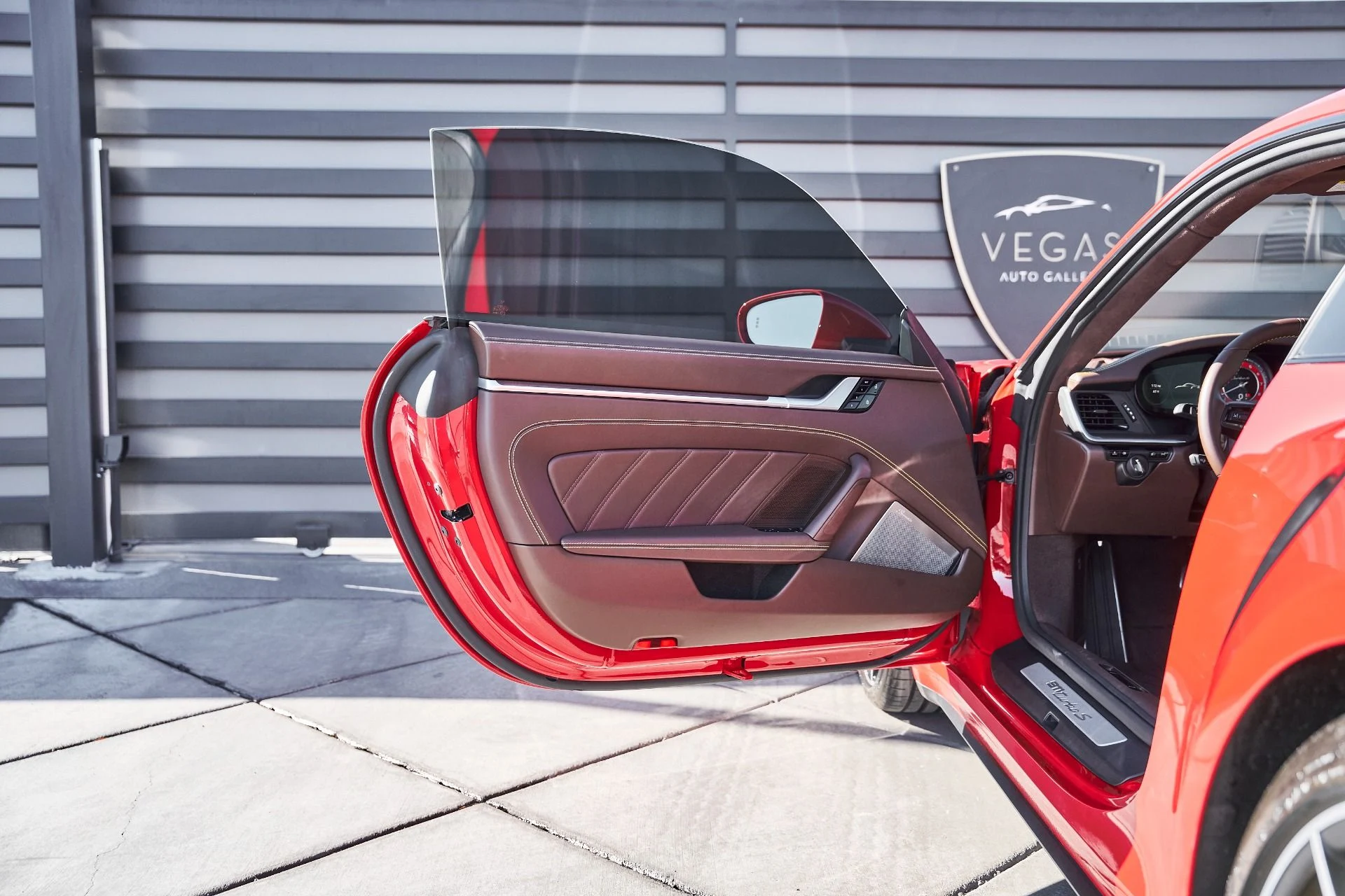 mph024_2410888320_Used_2021_Porsche_911_Turbo_S_1768616624_def4bf0e93