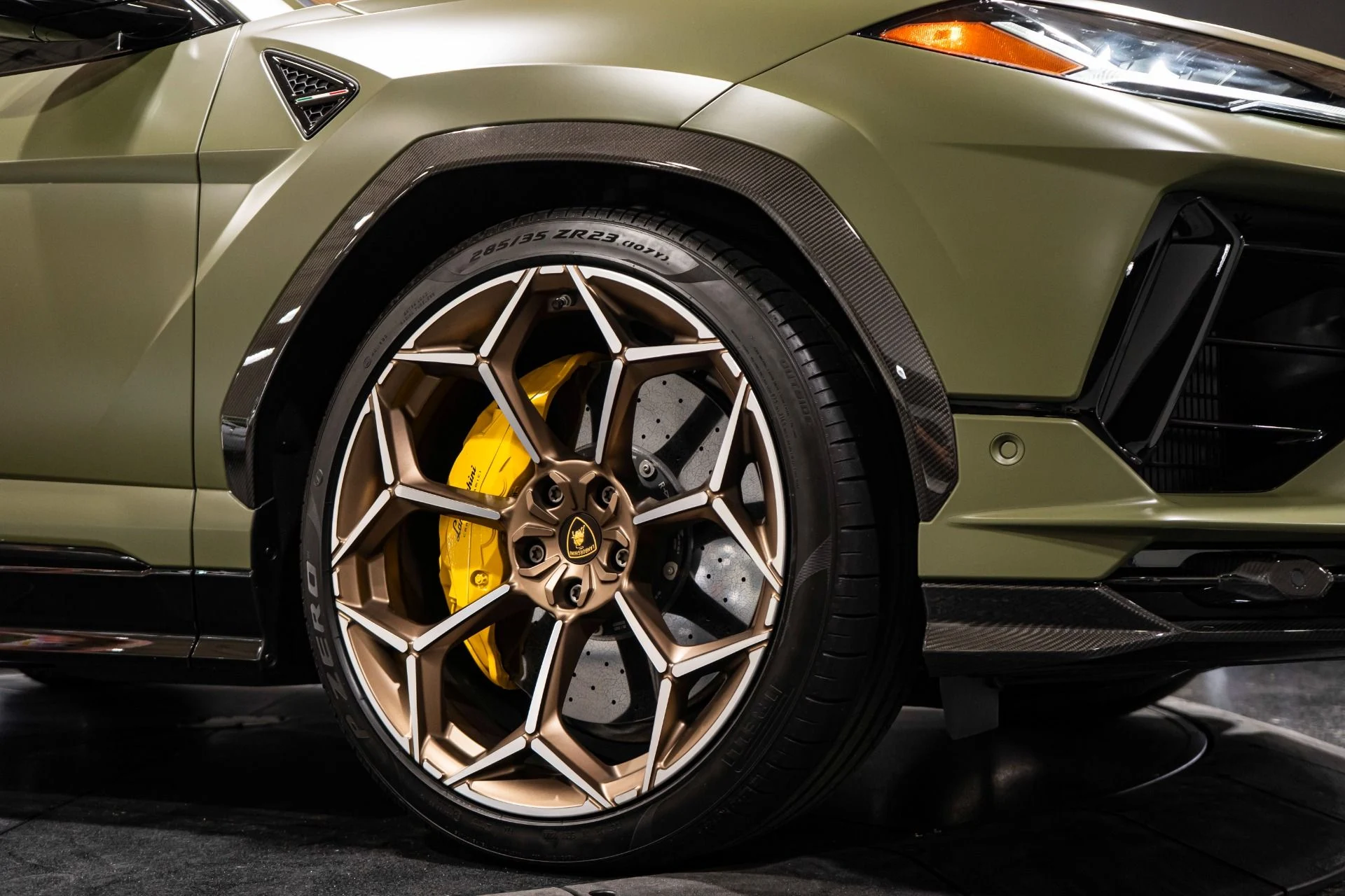 mph024_2415684309_Used_2023_Lamborghini_Urus_Performante_FACTORY_MATTE_322297_MSRP_1764031008_45c4fd298a