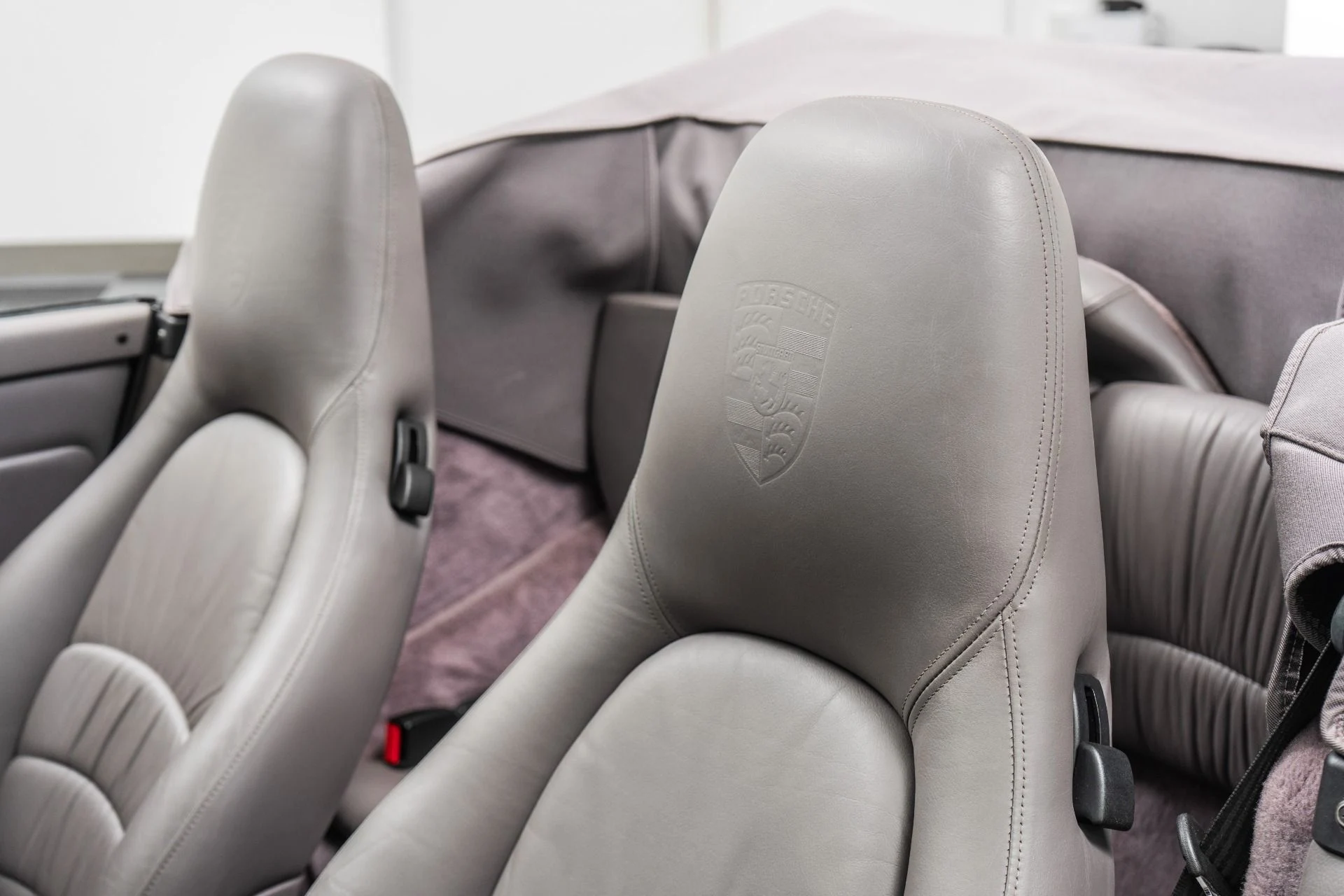 mph024_2418634726_Used_1995_Porsche_911_Carrera_1788212856_e86517cbd7