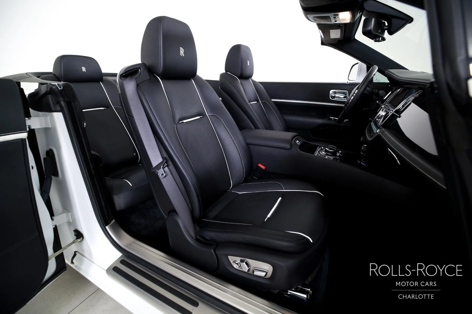 mph024_242345333_Used_2018_Rolls_Royce_Dawn_1750953521_573dfa06f4