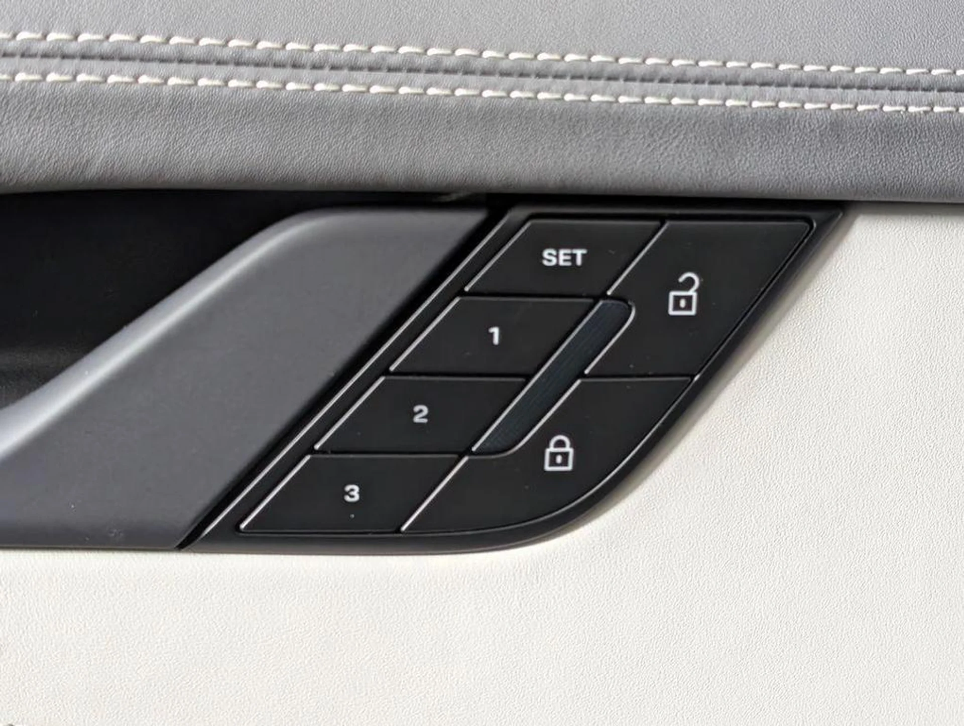 mph024_2435675216_Ra_V9r6l_B0j5_EWDMI_2_P_Ij_J3t_Isg_A_c3e027e9d3